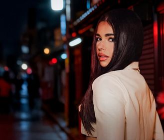 Con garra by Helena Arauz