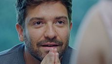 Pablo Alborán y Karla Sofía Gascón