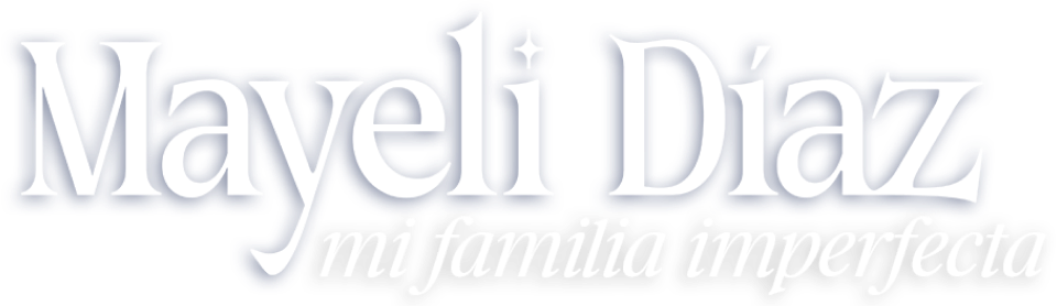 Mi familia imperfecta by Mayeli Díaz logo