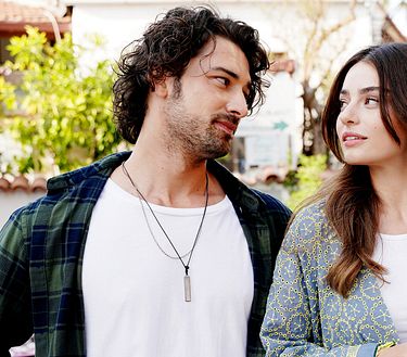 Be My Sunshine, il cast e i personaggi della serie turca