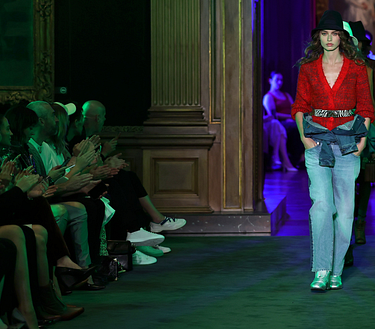 La sfilata Louis Vuitton Cruise 2027, un dialogo tra arte, moda e architettura