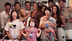 Belen Rodriguez, ritratto di famiglia (allargata)