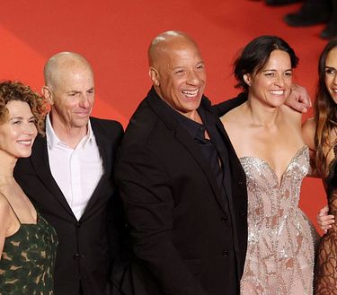 Festival di Cannes 2026, Vin Diesel con la giacca Fast Forever porta lo stile racing sulla Croisette