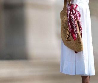 Borse in paglia e rafia: il nuovo lusso urban-chic della PE 2026
