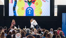 L'abbraccio di Gisèle Pelicot e Gino Cecchettin