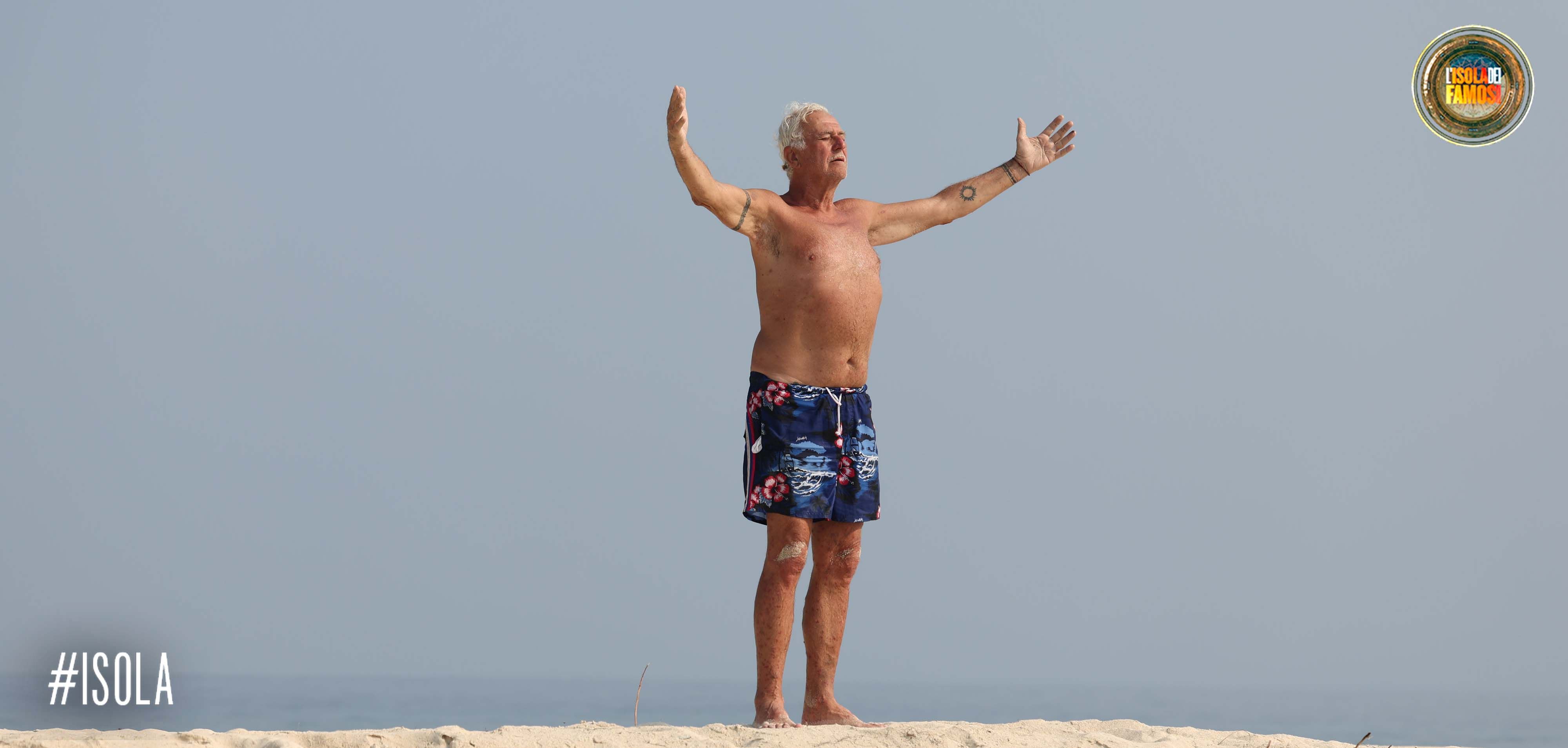 Predolin occupa il tempo salutando il Sole