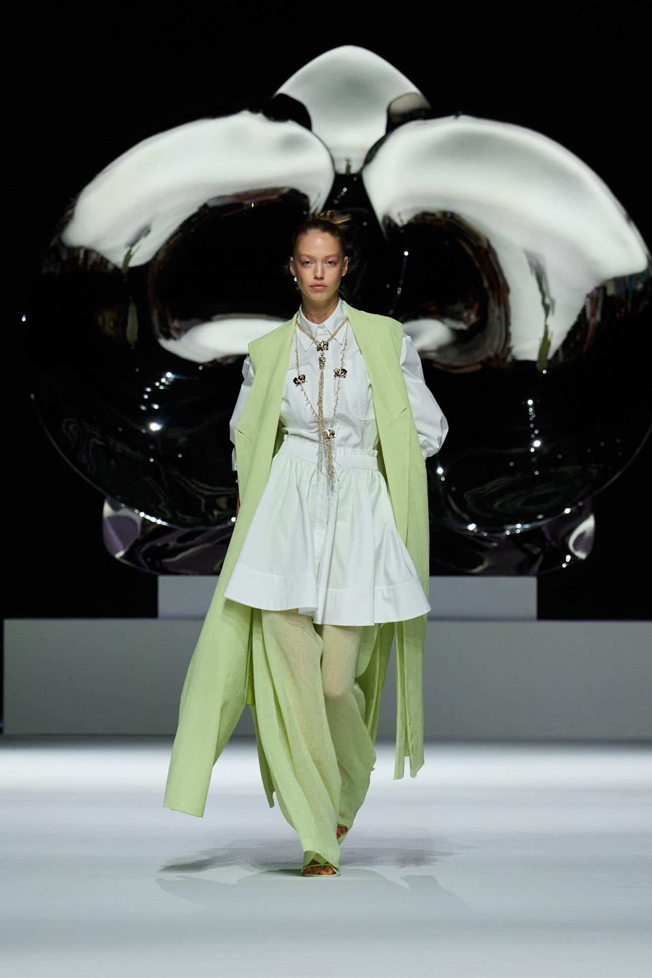 Alcuni look dalla sfilata di Genny SS26
Credits: Launchmetrics.com/Spotlight
