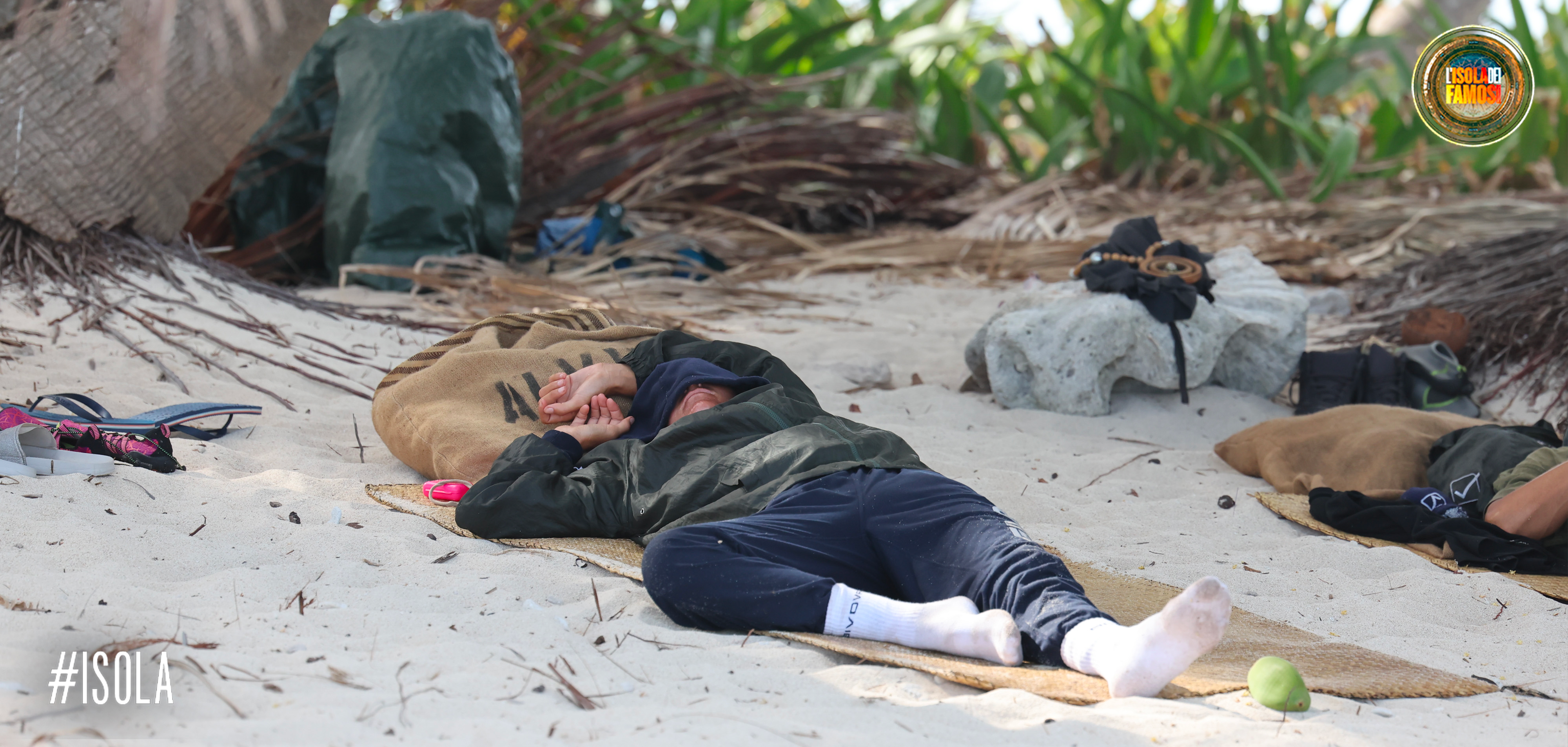 ... ma Alvina sembra ancora dormire alla grande!