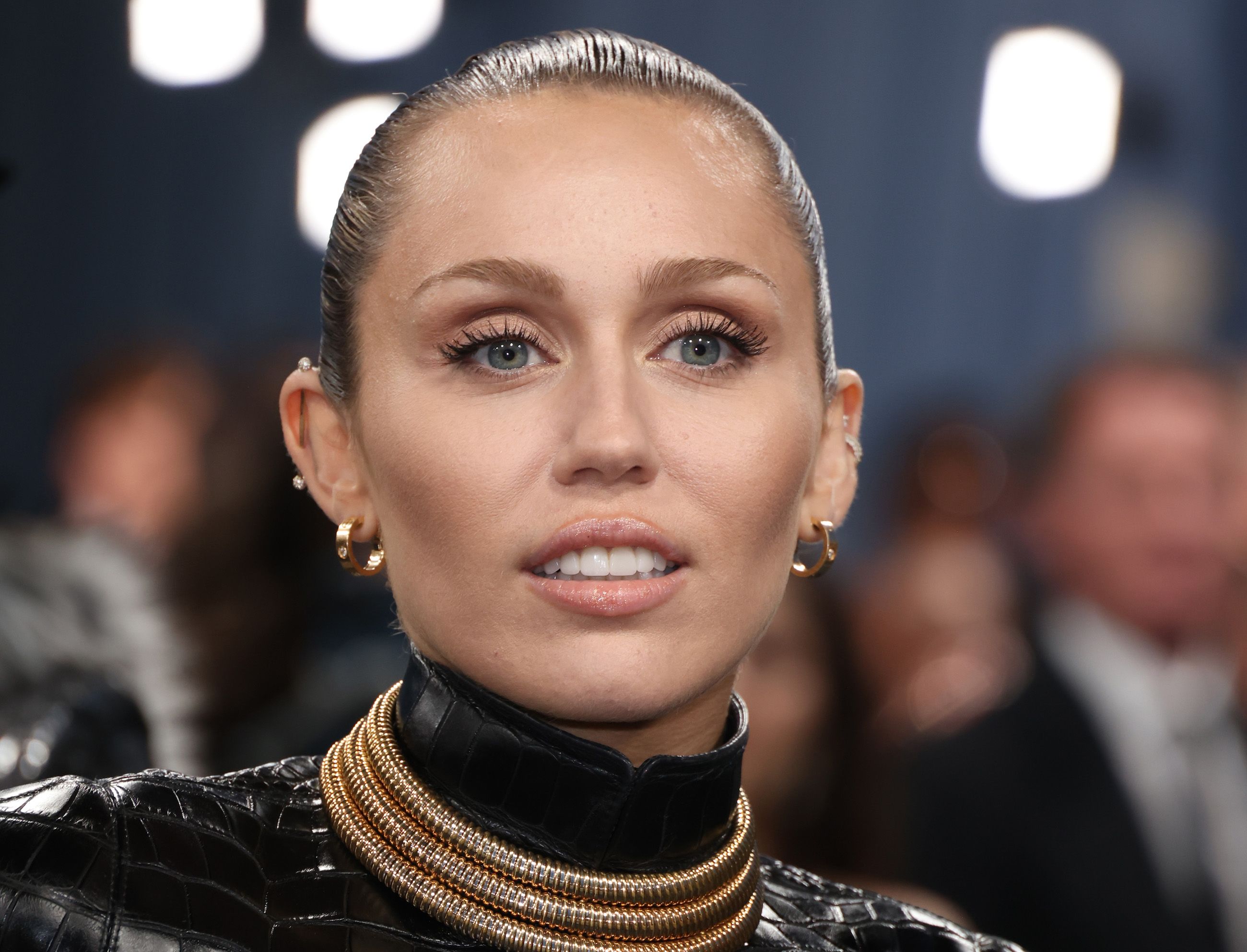 Miley Cyrus in Cartier