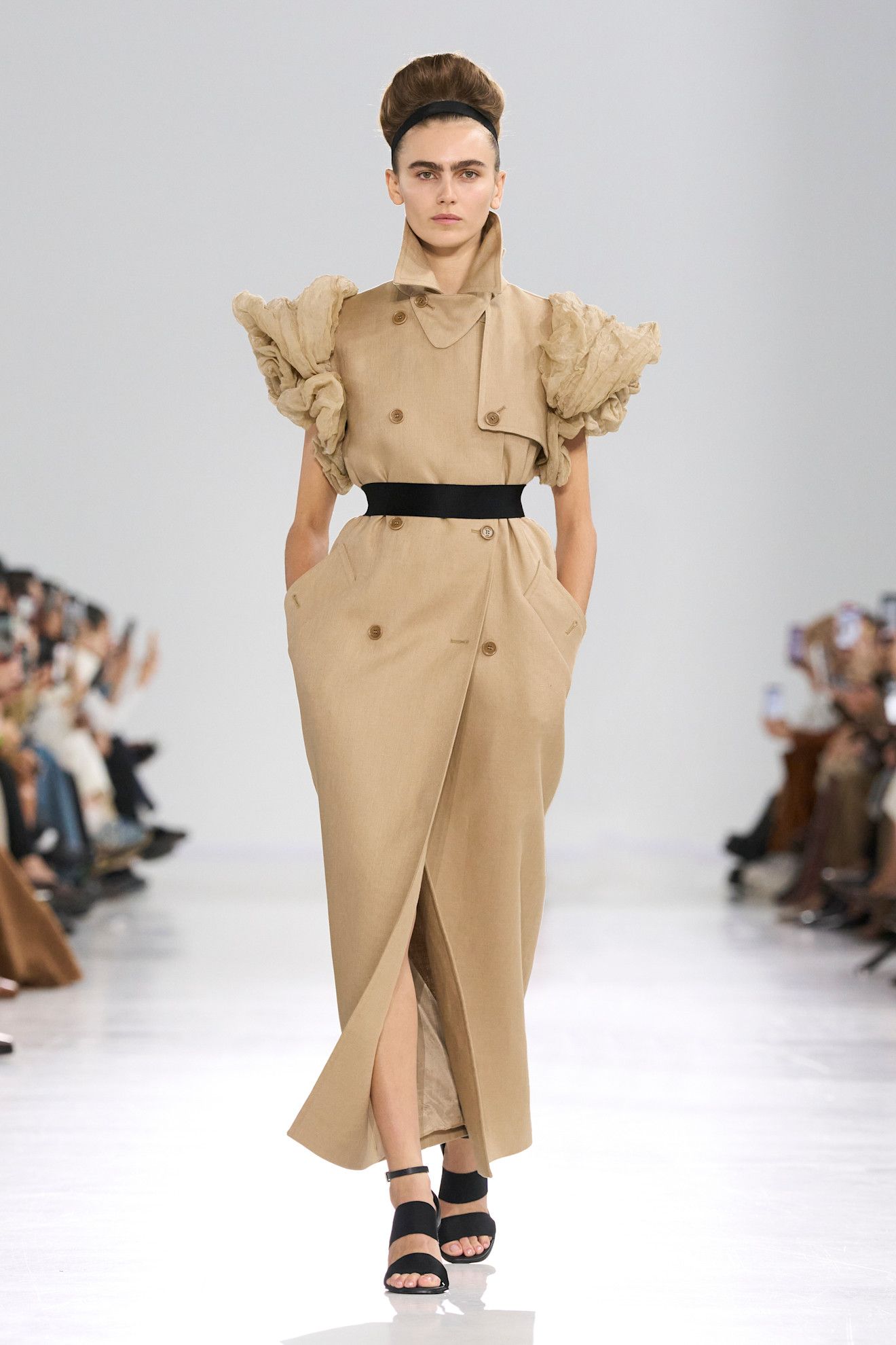 Alcuni look dalla sfilata di Max Mara SS26
Credits: Launchmetrics.com/Spotlight