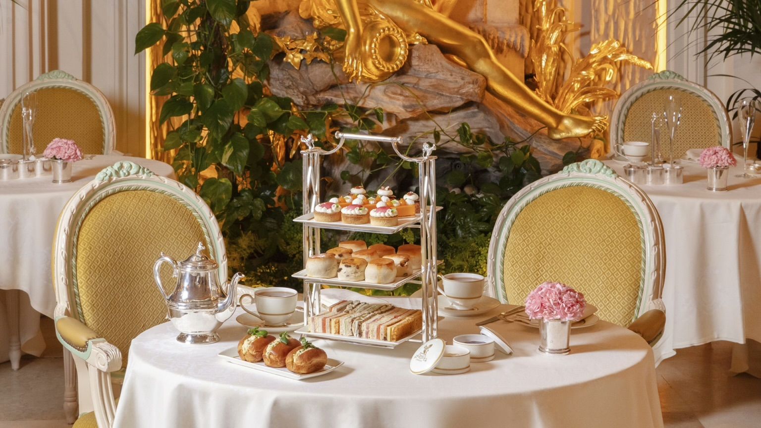 L'immagine perfetta per raccontare l'Afternoon Tea all'Hotel Ritz di Londra
Credits: www.theritzlondon.com