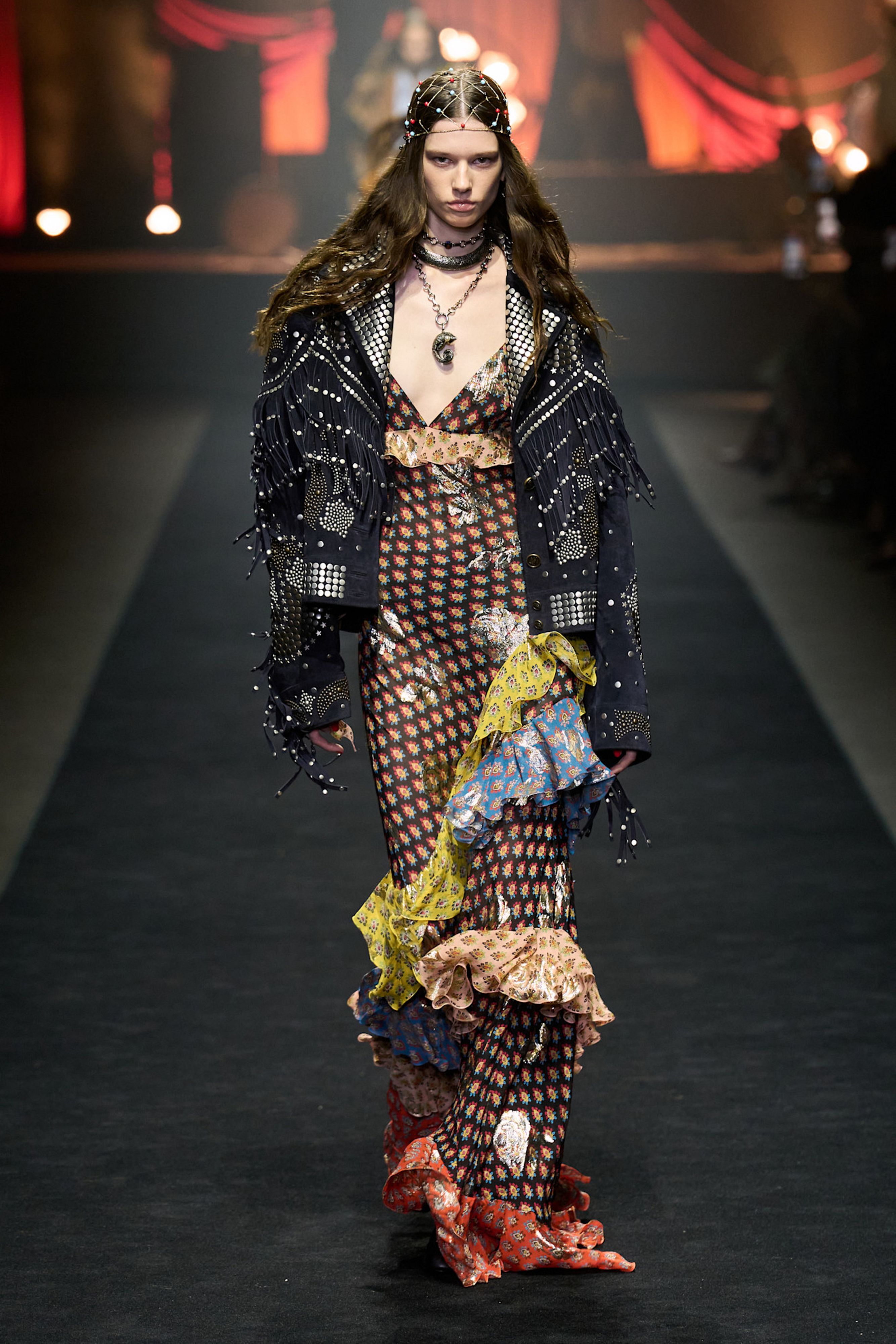 Alcuni look dalla sfilata di Etro, SS26 - Credits: Launchmetrics.com/Spotlight