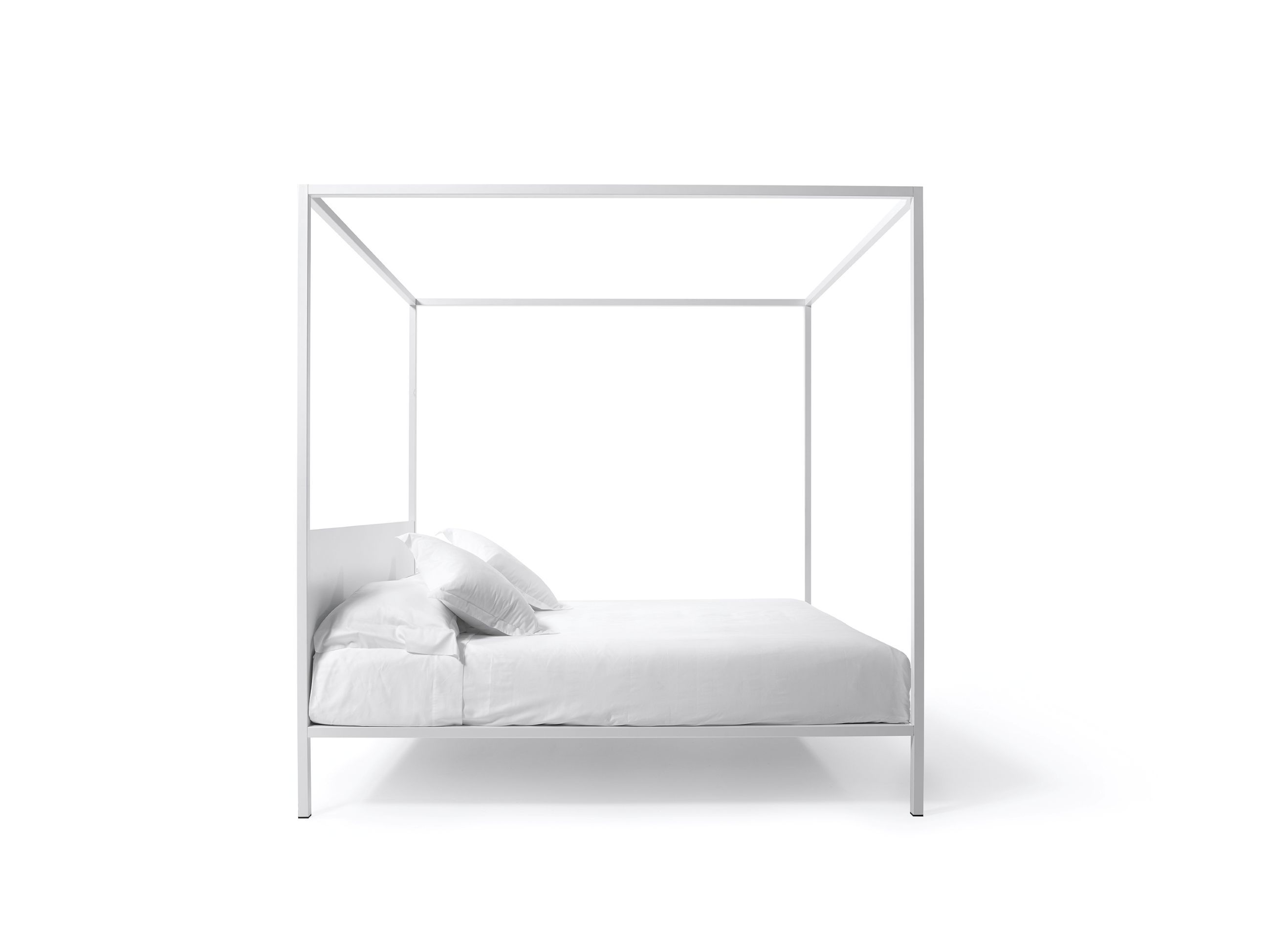 Letto a baldacchino Opinion Ciatti ILletto disegnato da Lapo Ciatti - Courtesy Opinion Ciatti