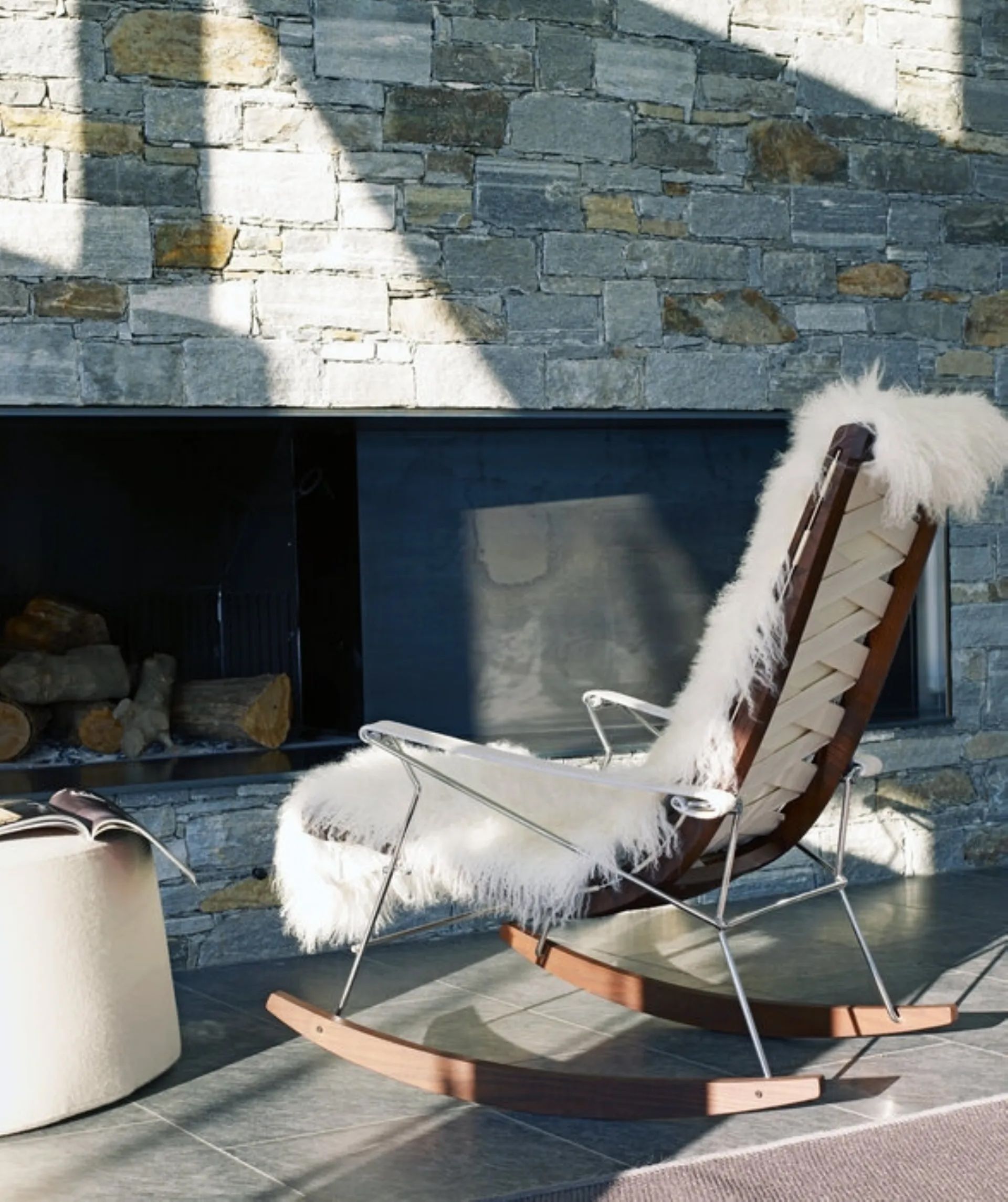 Dondolo JJ di B&amp;B Italia - Courtesy B&amp;B Italia