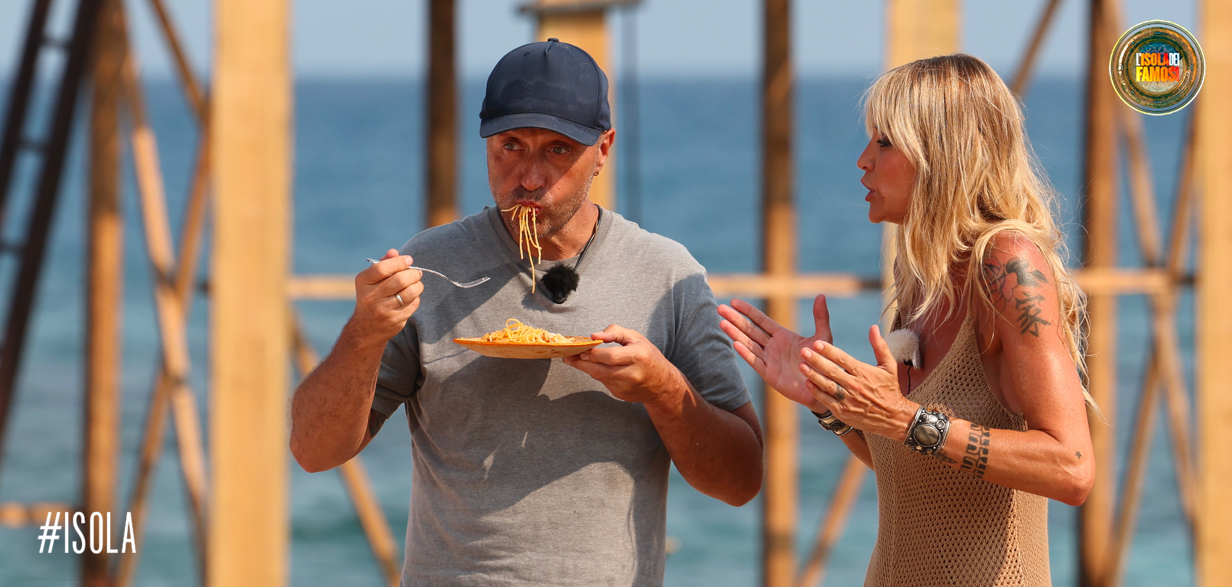 Joe con un assaggio fa fuori mezza porzione di spaghetti!