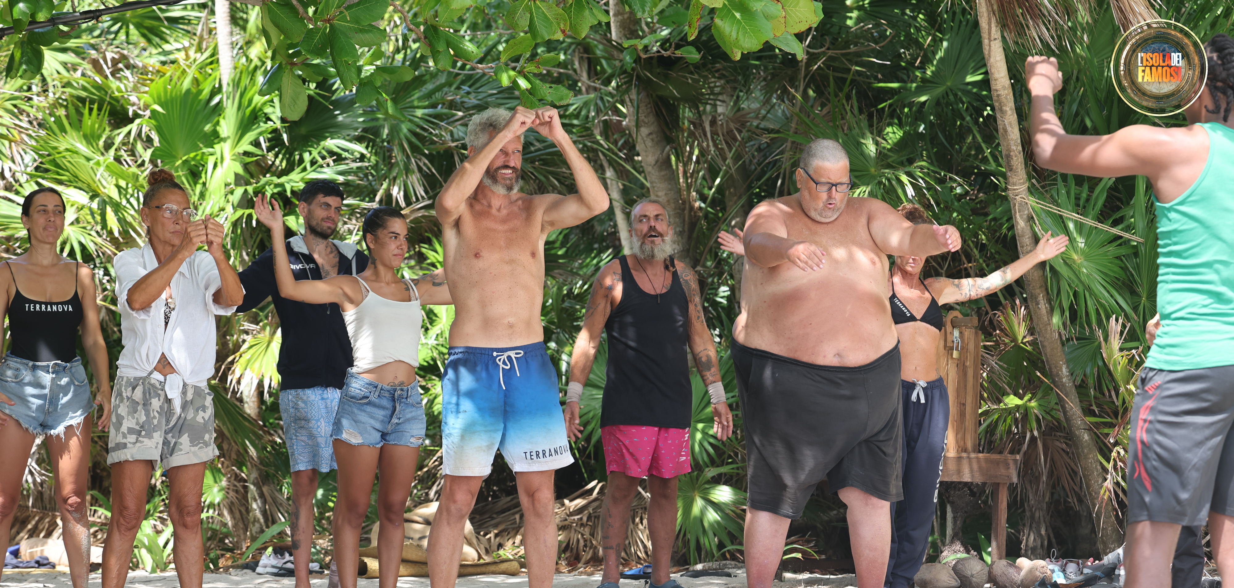 Per i Naufraghi è tempo di workout: Ruben, il campione dell’Honduras, li aiuta a prepararsi per la nuova puntata!