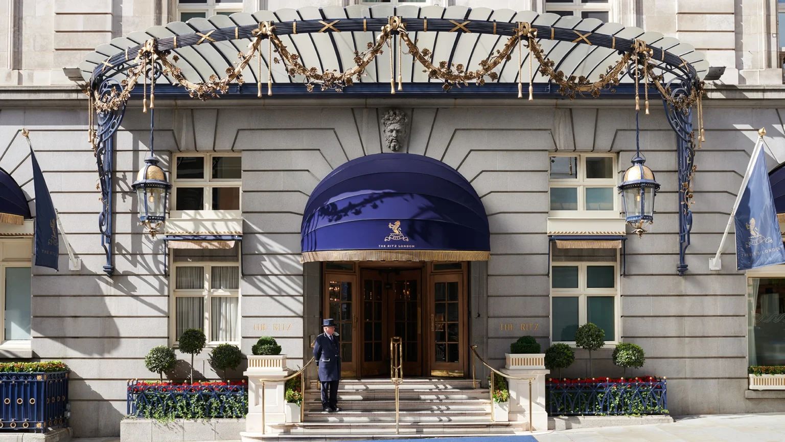 L'esterno dell'Hotel Ritz, nel quartiere Mayfair di Londra
Credits: www.theritzlondon.com