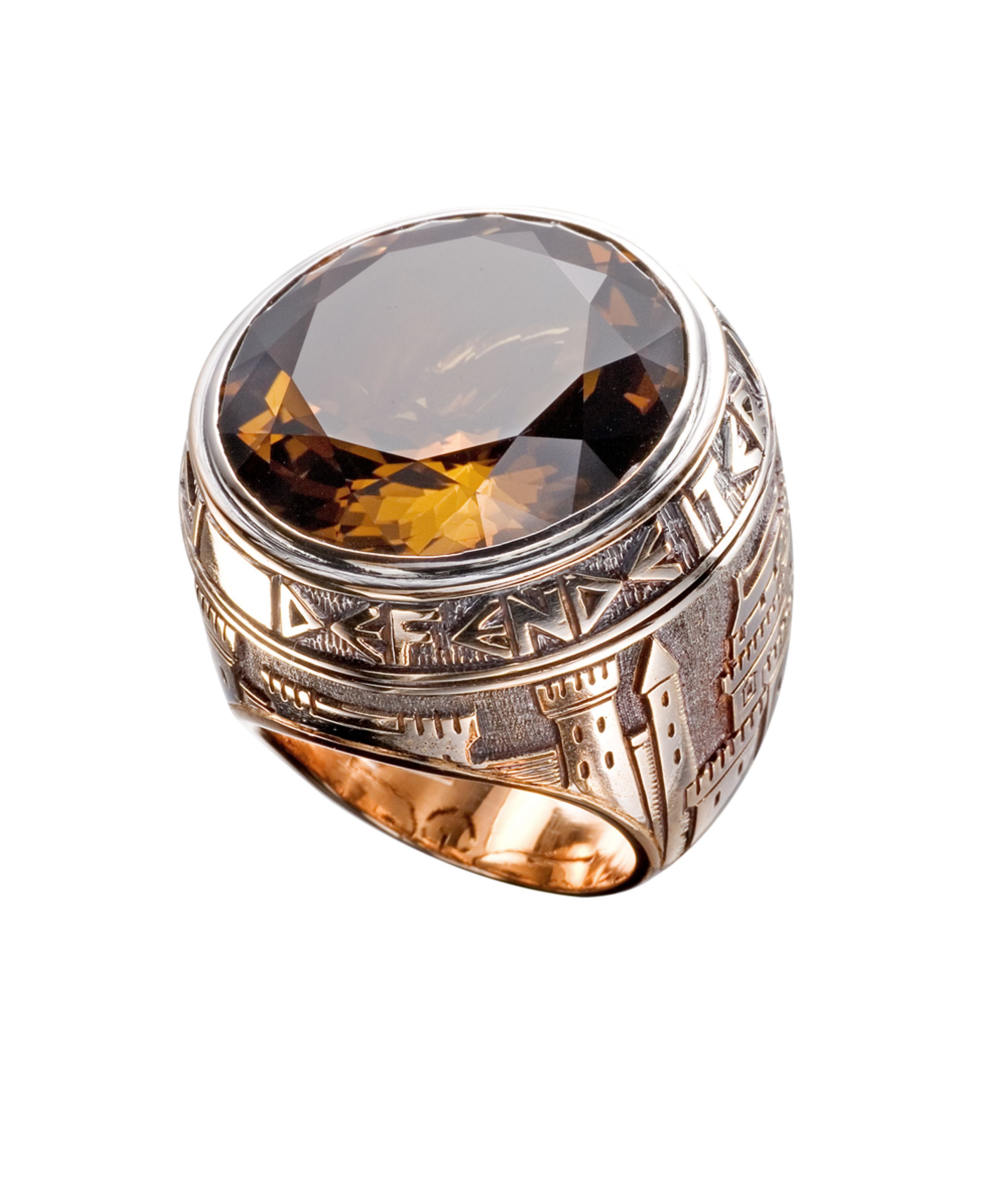 Anello “Medioevo”. Oro rosa con incisioni, topazio cognac taglio tondo - Grimoldi, Milano