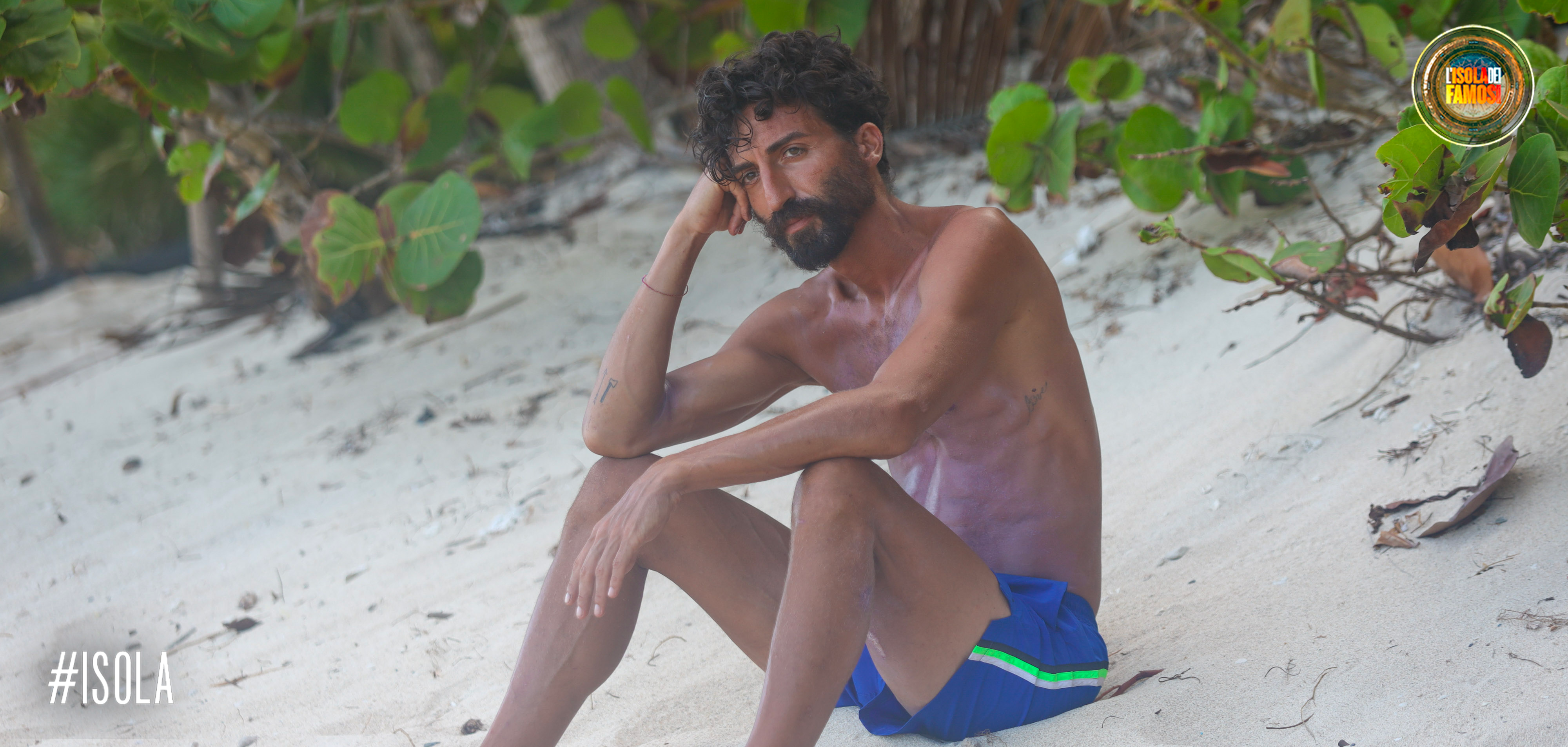 Samuel guarda l'orizzonte... Starà pensando alla sua famiglia?