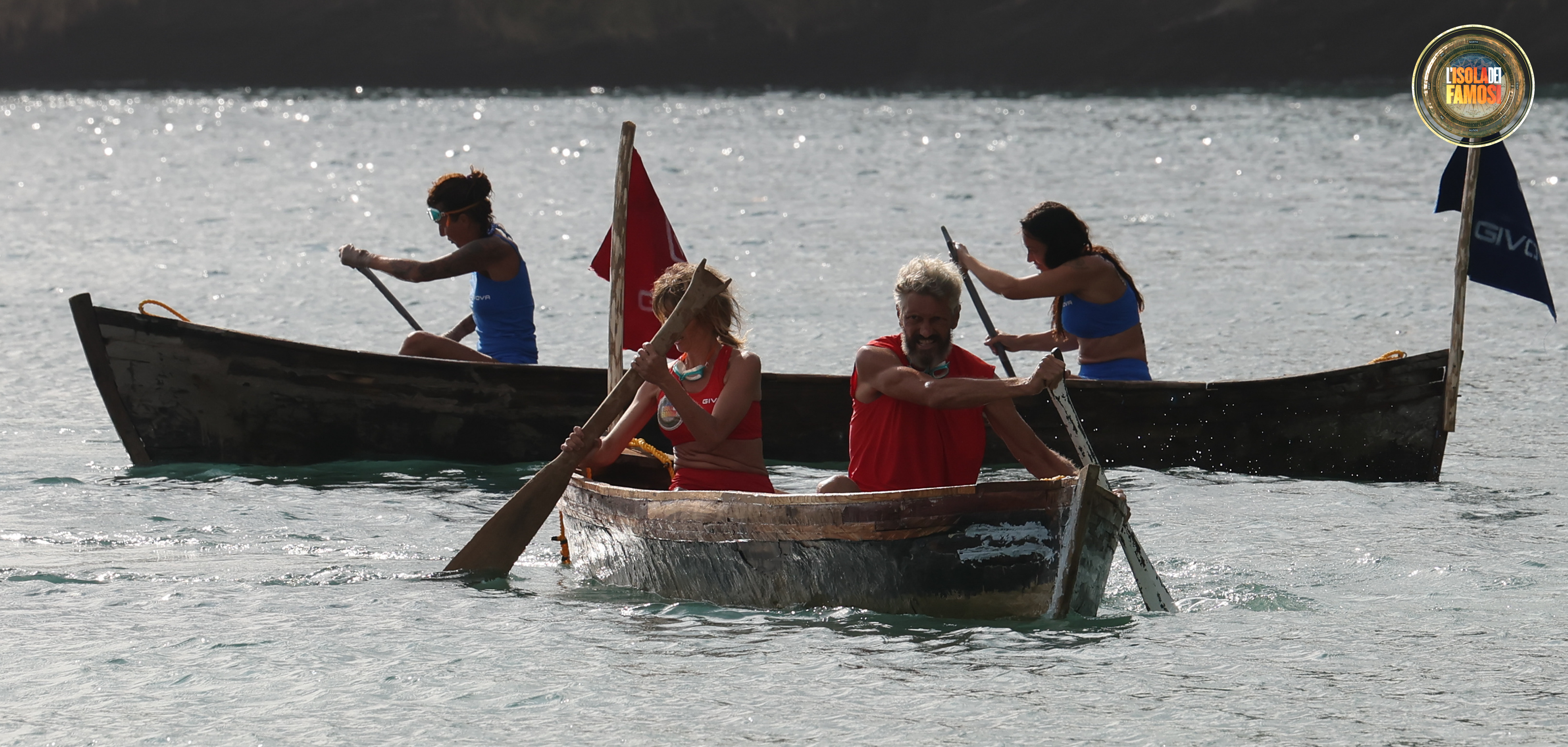 A coppie, dopo un percorso in cayuco i Naufraghi devono ormeggiare la barca e ripescare in mare la collana del Giaguaro.