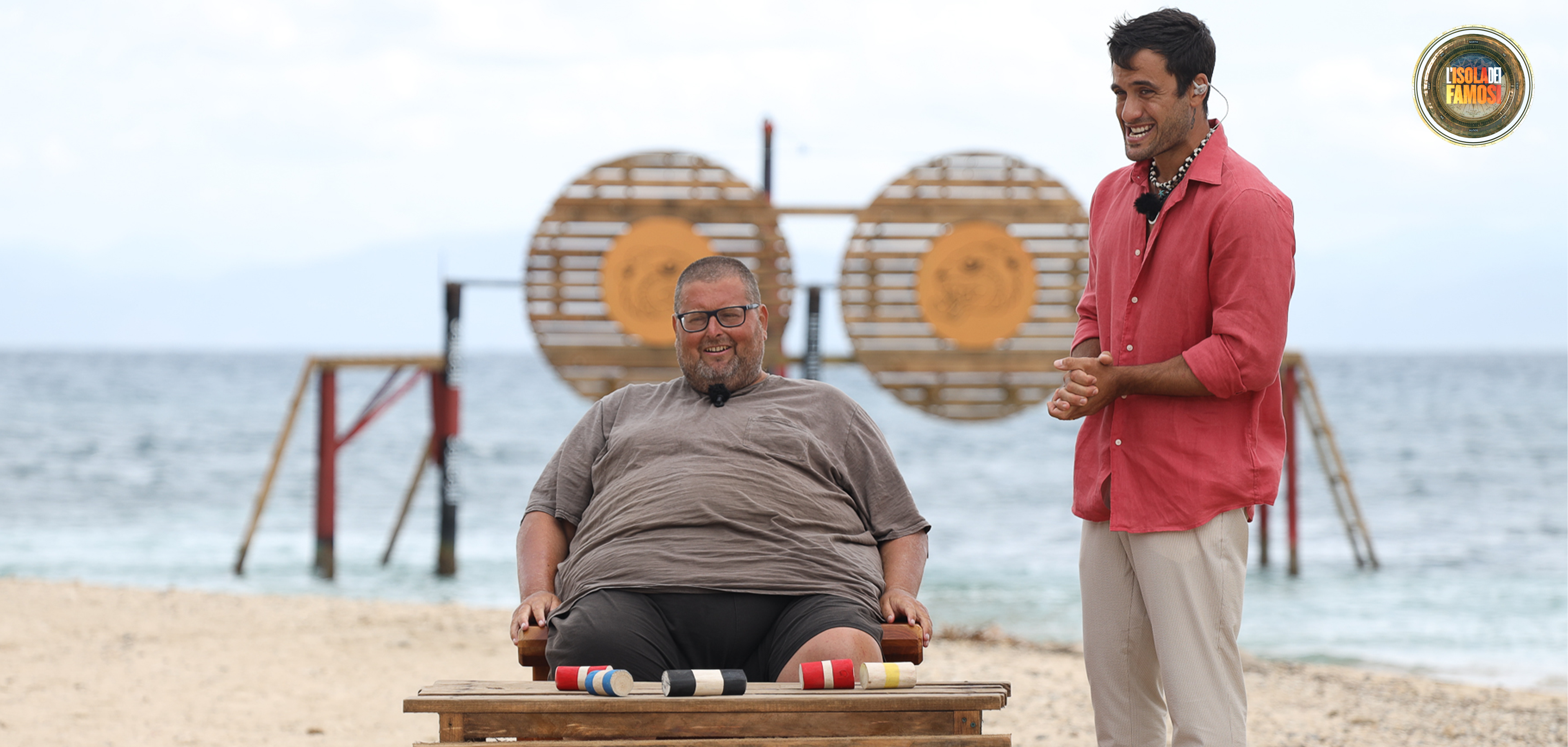 Mario deve affrontare un duello tutto suo: tenere uniti dei bastoncini mantenendo in equilibrio una pallina.