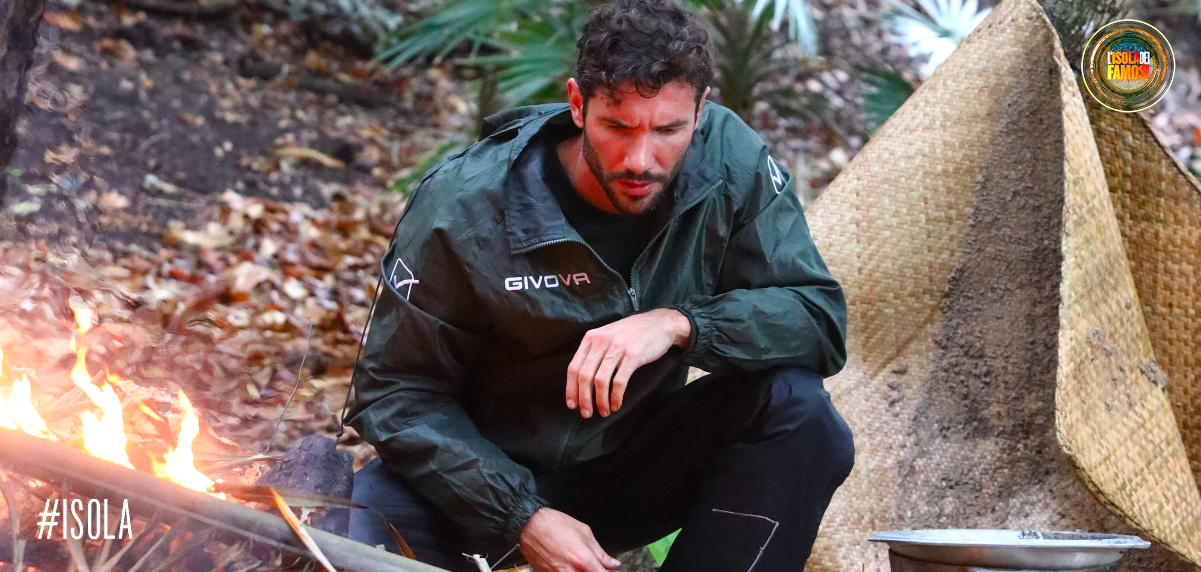 Artur sorveglia il fuoco.