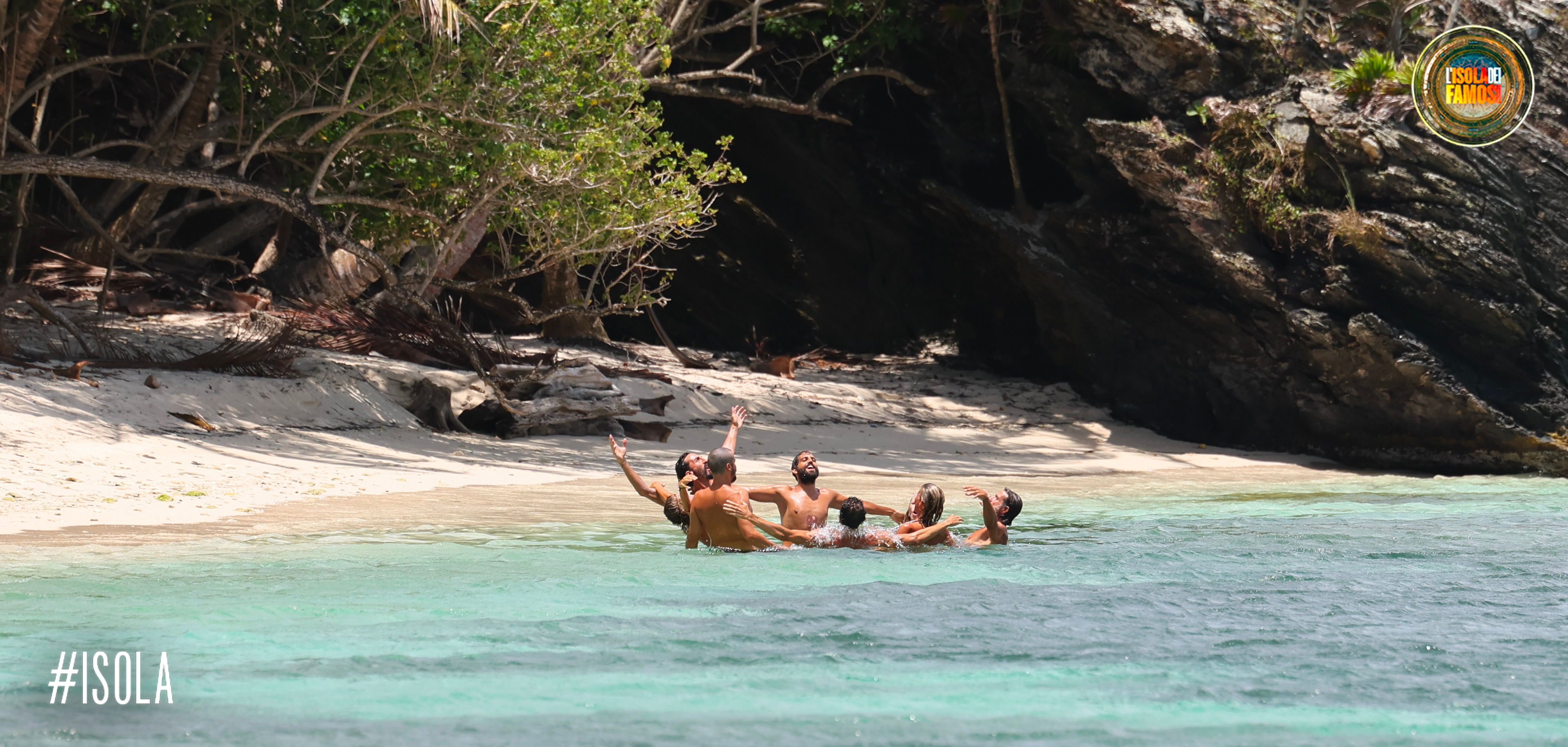 I Naufraghi trascorrono con gioia i loro ultimi momenti sull'Isola!