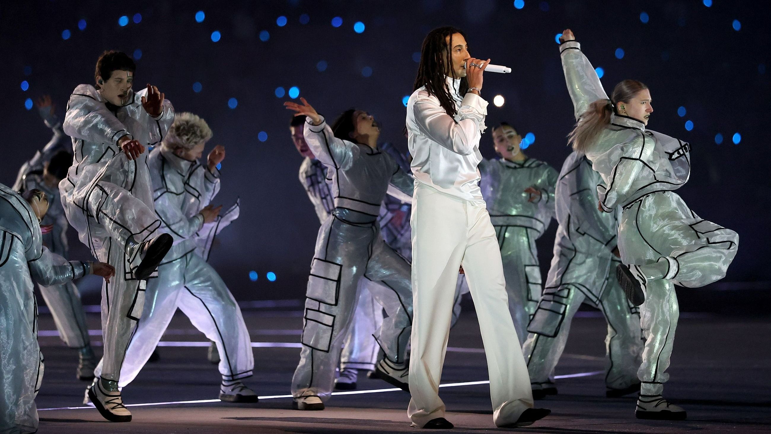 Ghali durante la sua performance alla cerimonia di apertura di Milano Cortina 2026, Milano San Siro Olympic Stadium - Credits: Getty Images