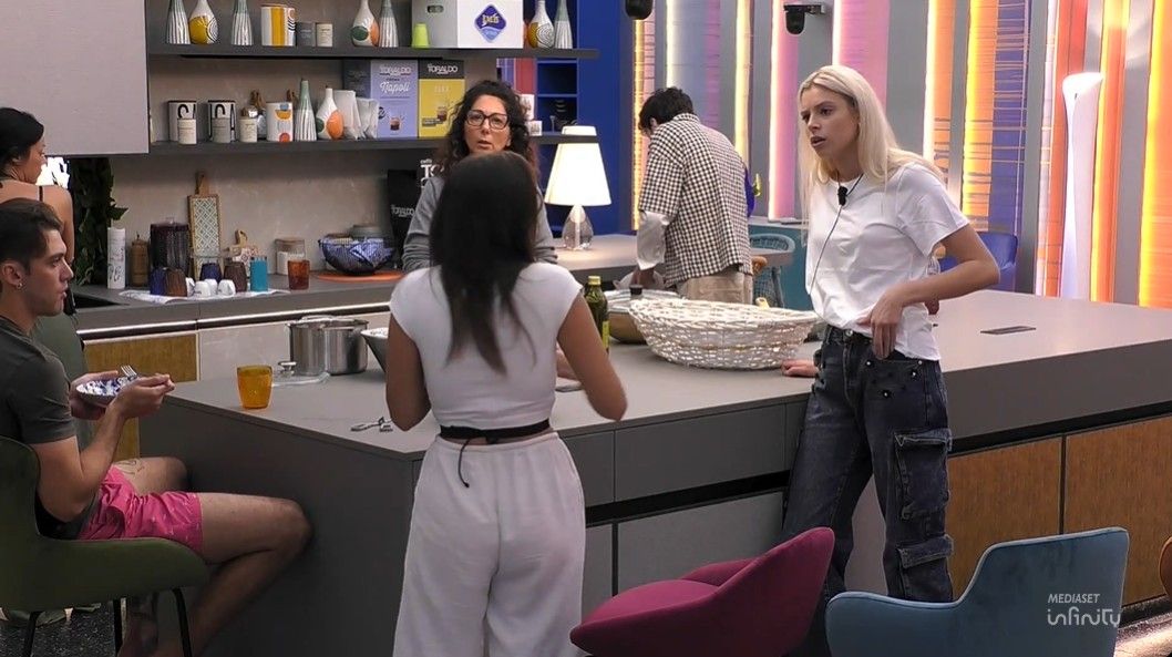 Giulia Soponariu e Grazia Kendi al Grande Fratello