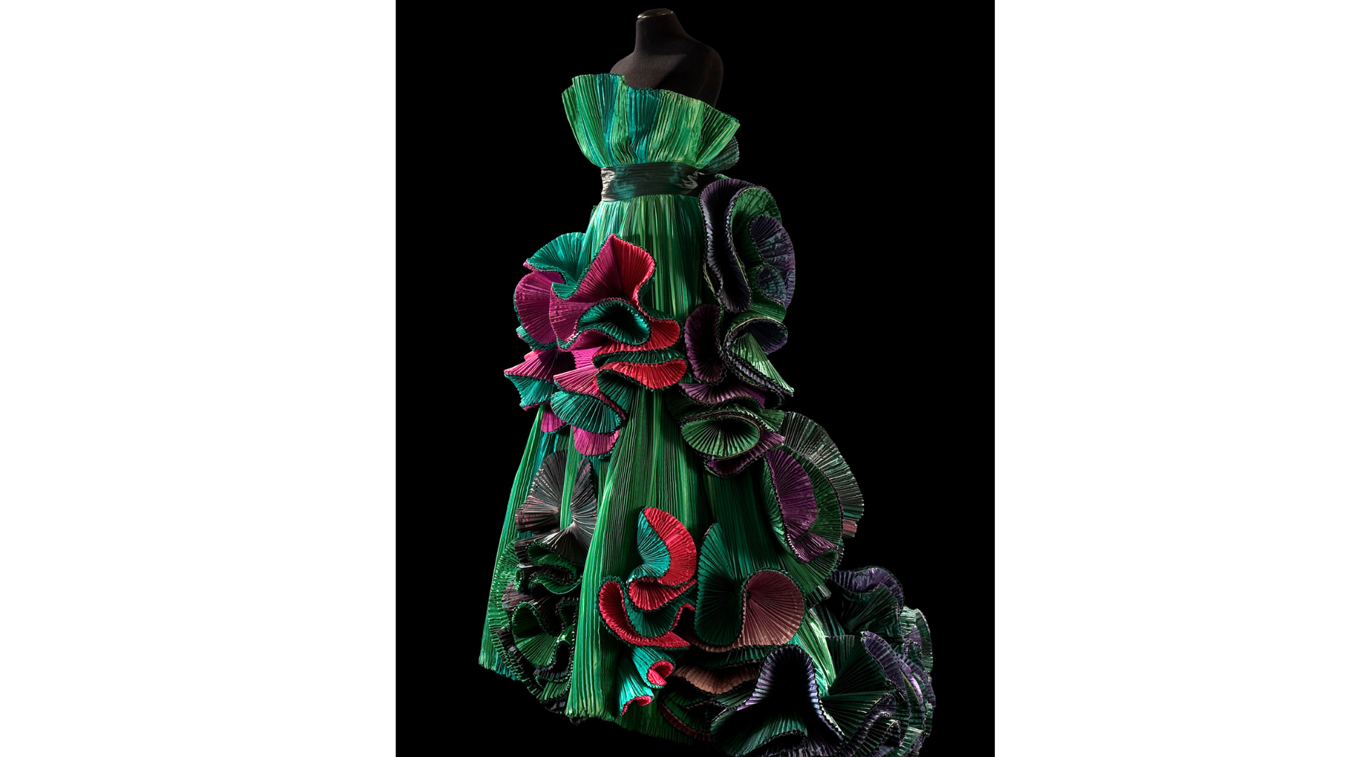 Bougainville, 1989, foto di Claudia Primangeli, per gentile concessione di Fondazione Roberto Capucci