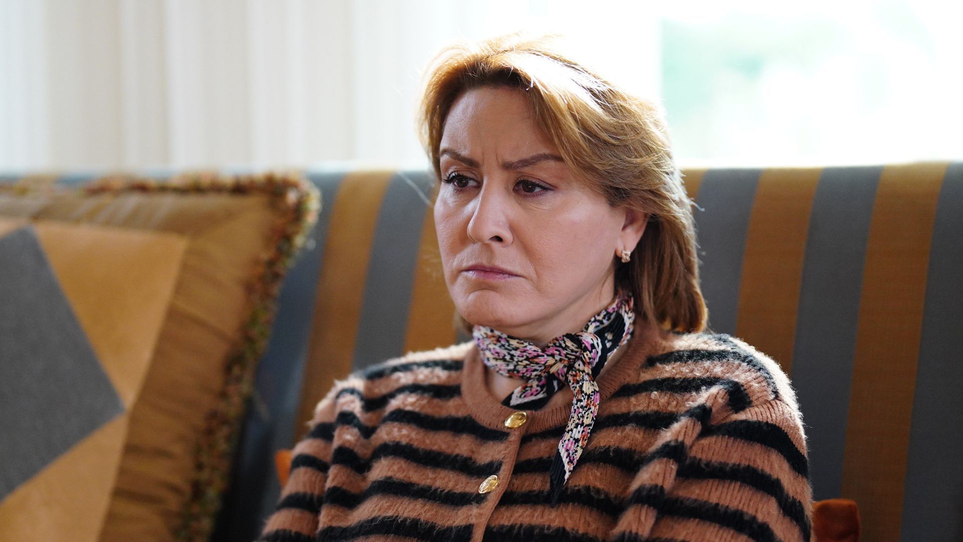 Ozlem Turkad (Sureyya) in una scena di Racconto di una notte