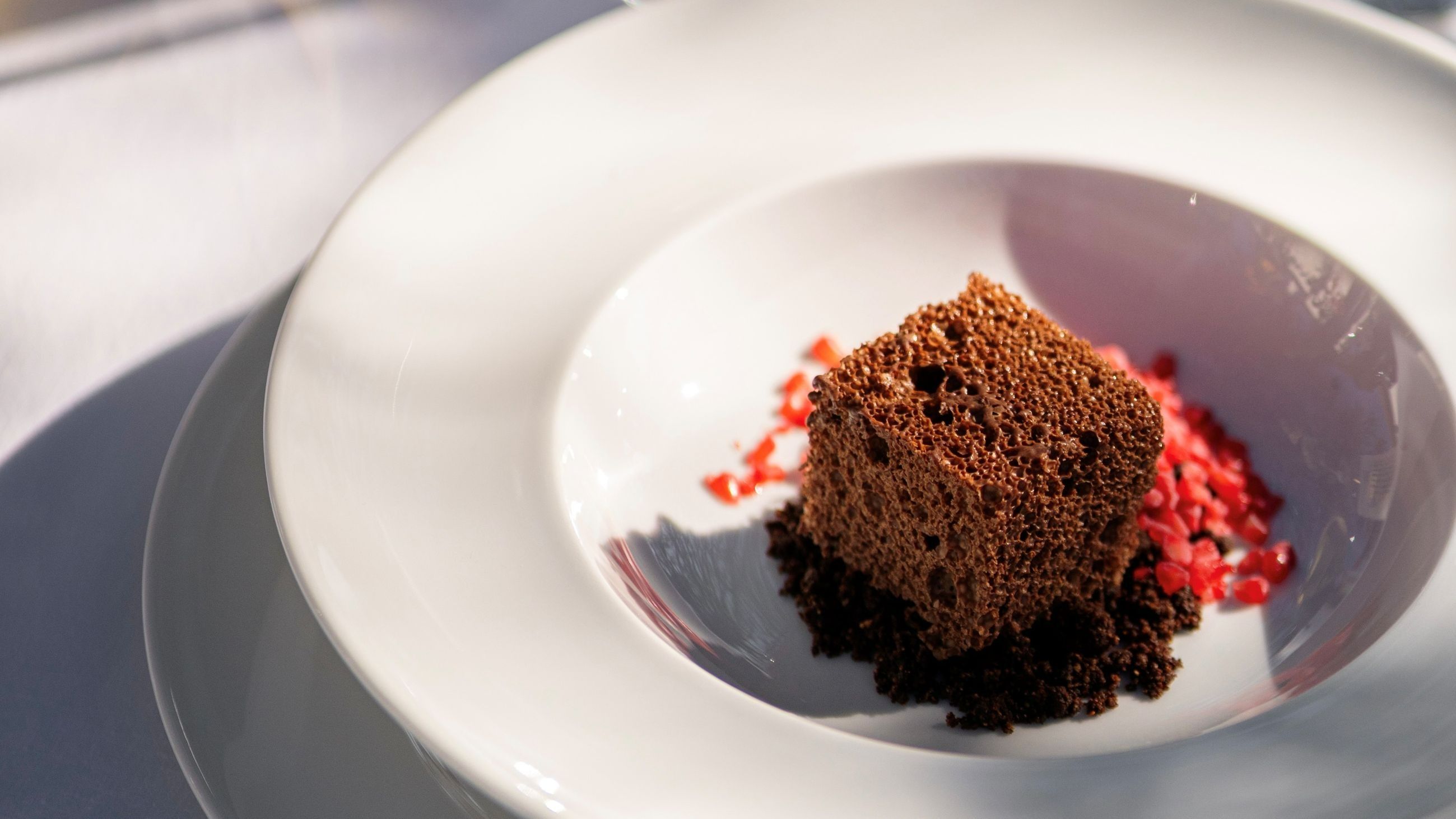 Andrea Berton, Cioccolato, Liquirizia e Lampone - Courtesy Press Office