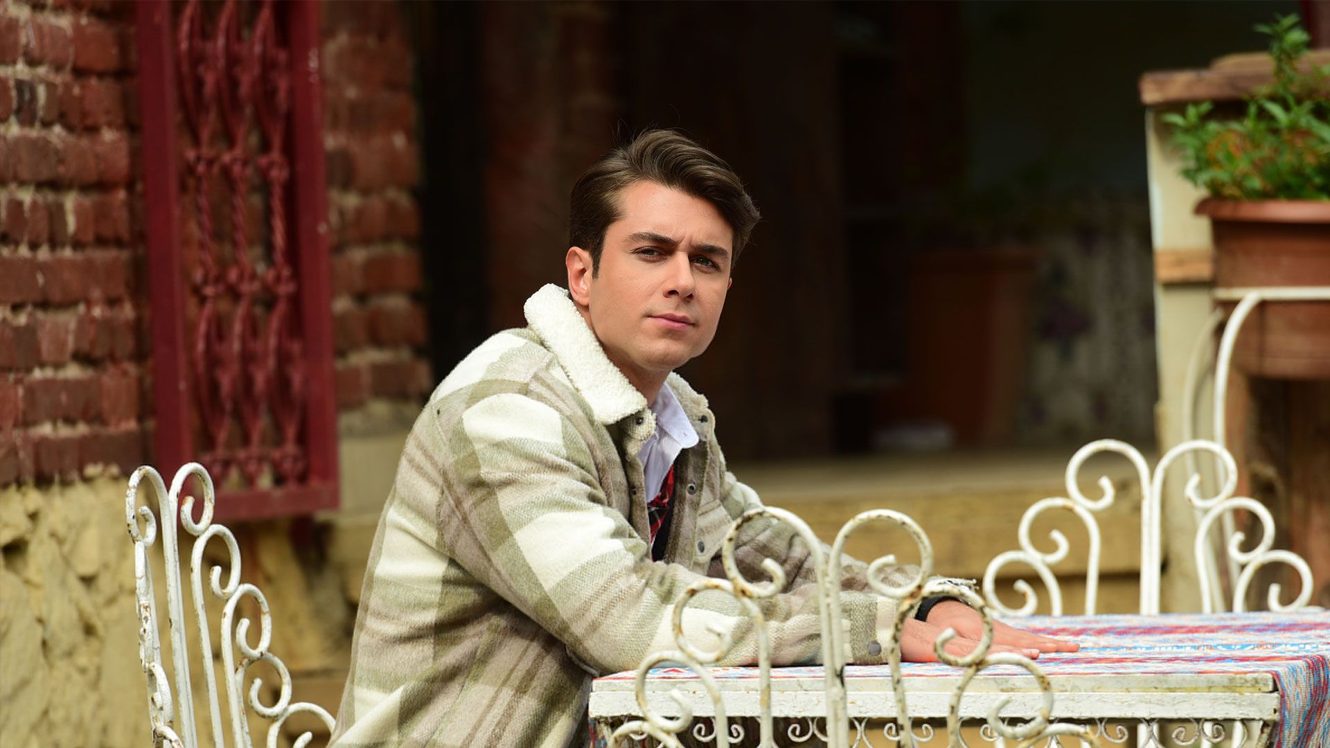 Onur Seyit Yaran (Doruk) in una scena di Tutto per la mia famiglia