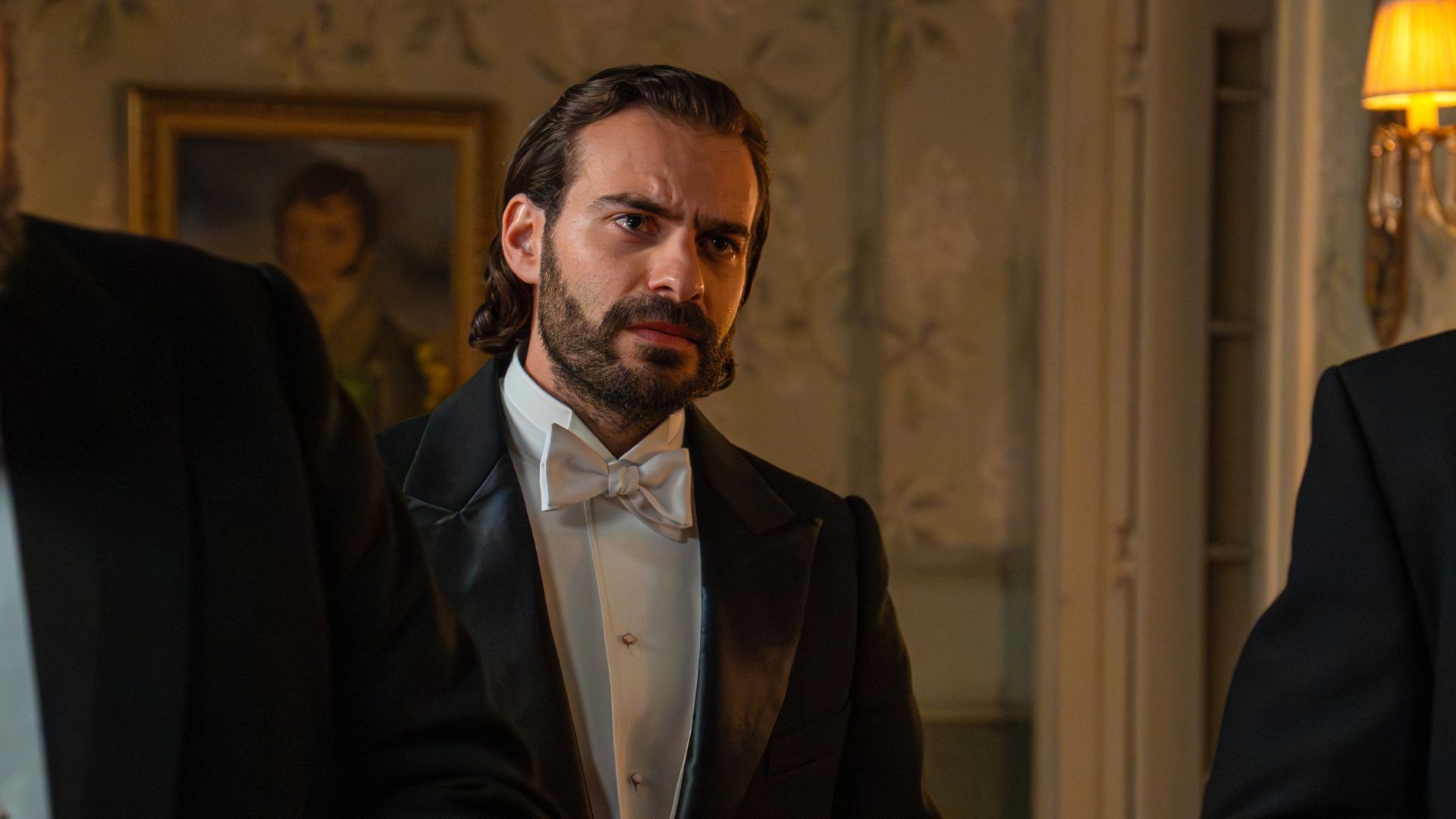 Ibrahim Al Shami (Adriano) in una scena de La Promessa