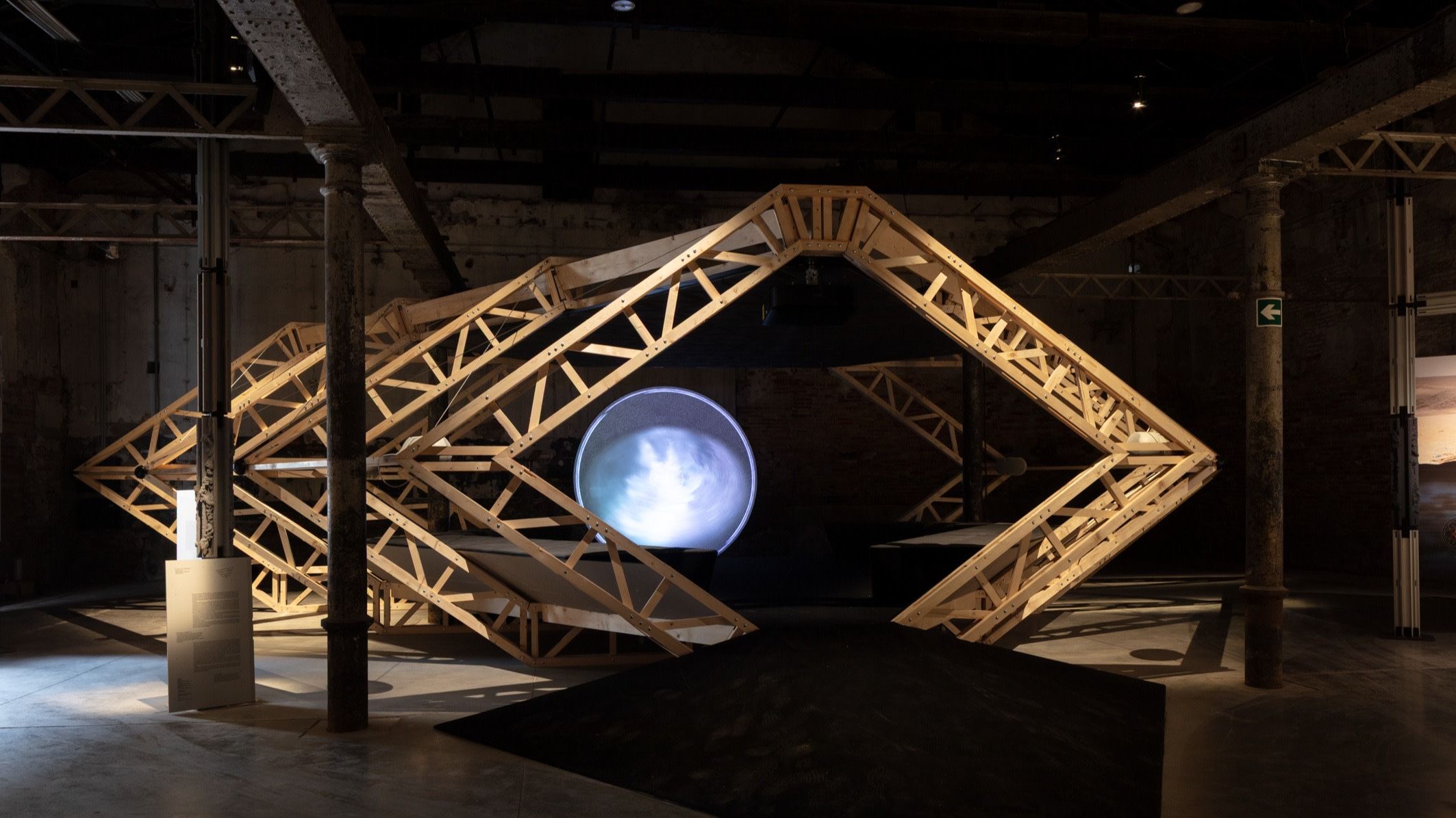 A Satellite Symphony Photo by Luca Capuano - Courtesy La Biennale di Venezia 
