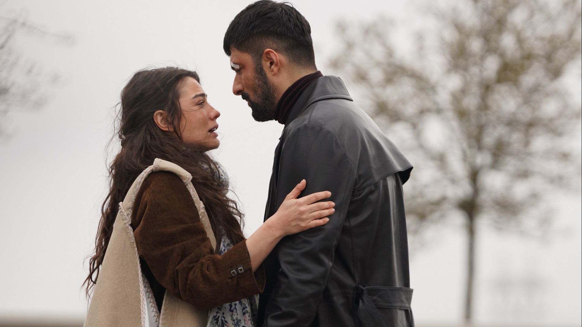 Demet Ozdemir in una scena di Io sono Farah