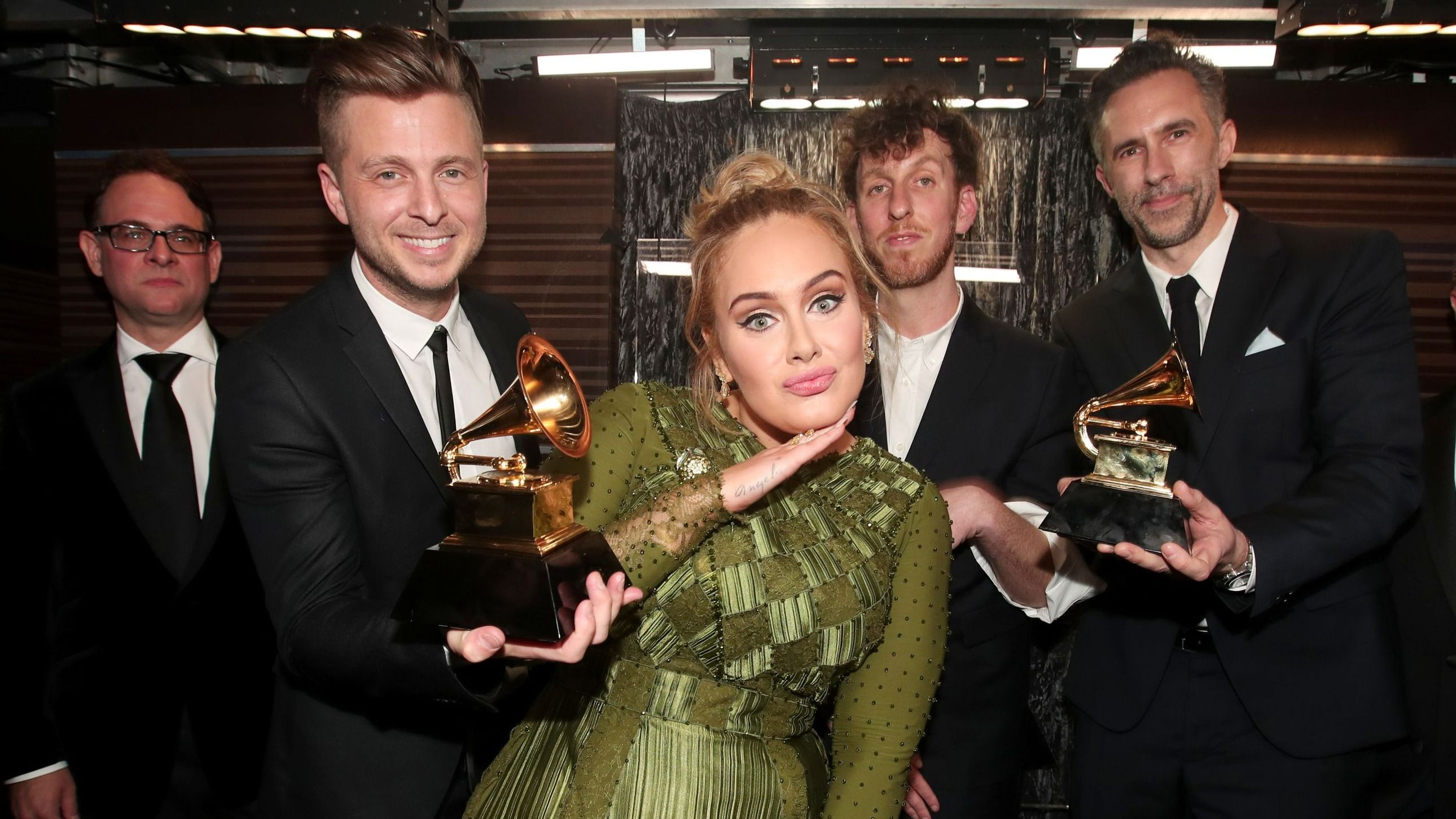 Ryan Tedder e Adele alla 59esima edizione dei GRAMMY Awards, 2017 - Credits Getty Images 