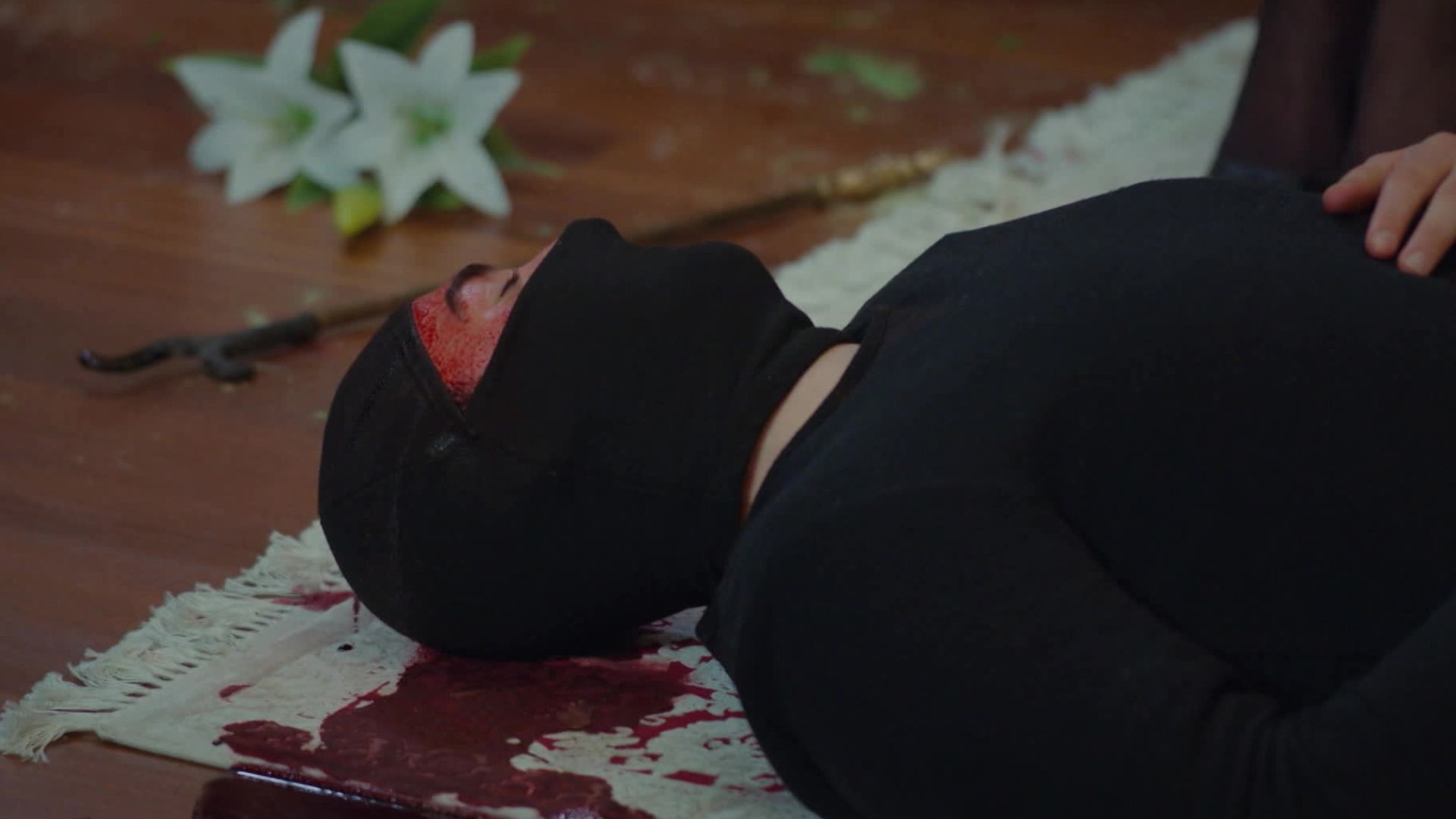 Mahmut muore in Forbidden Fruit 4