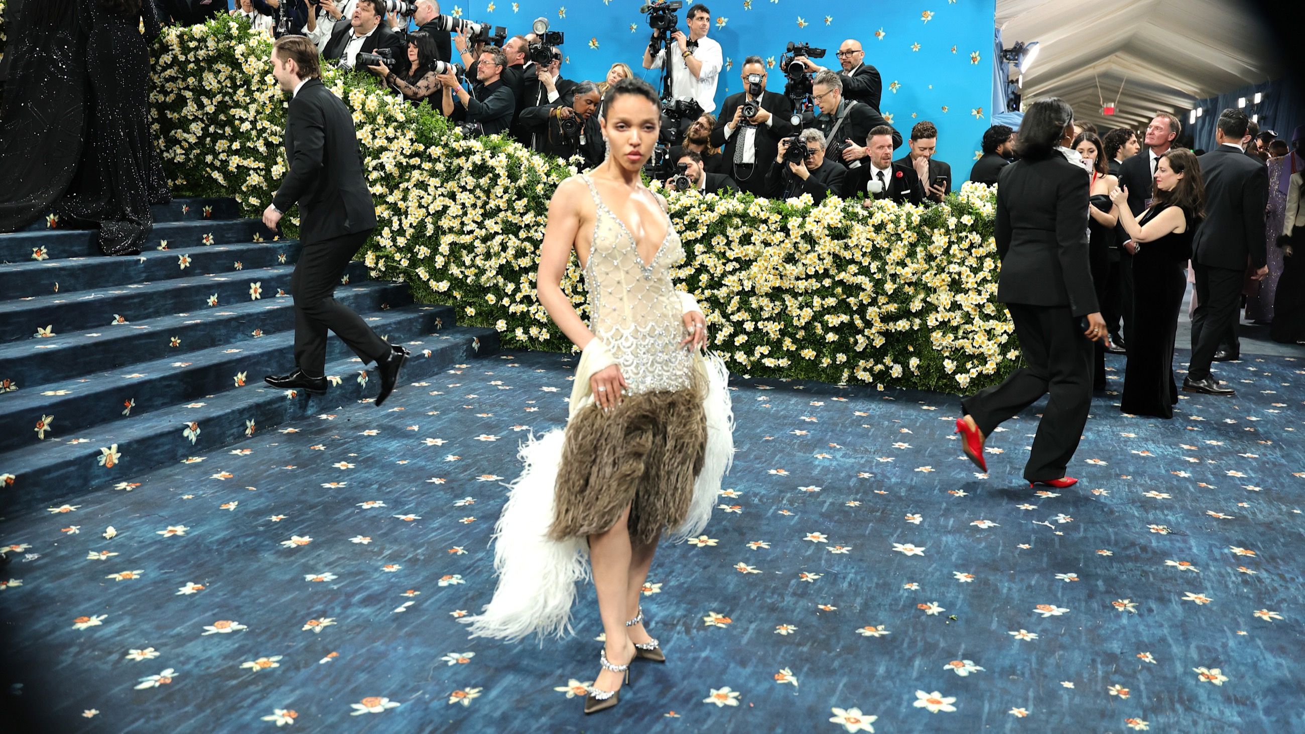 FKA twigs sul carpet del Met Gala 2025 - Credits Getty Images