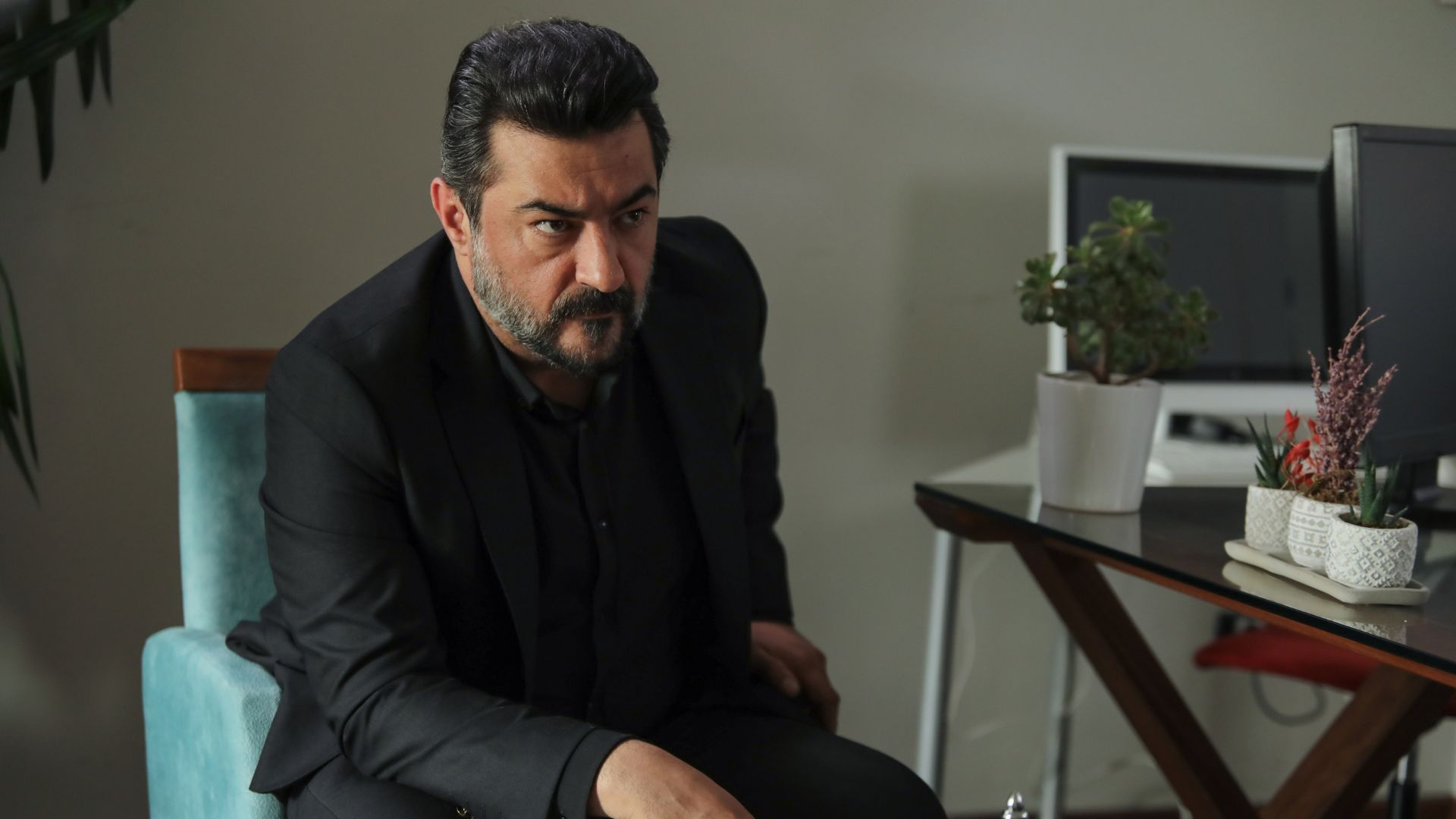 Celil Nalcakan (Akif) in una scena di Tutto per la mia famiglia