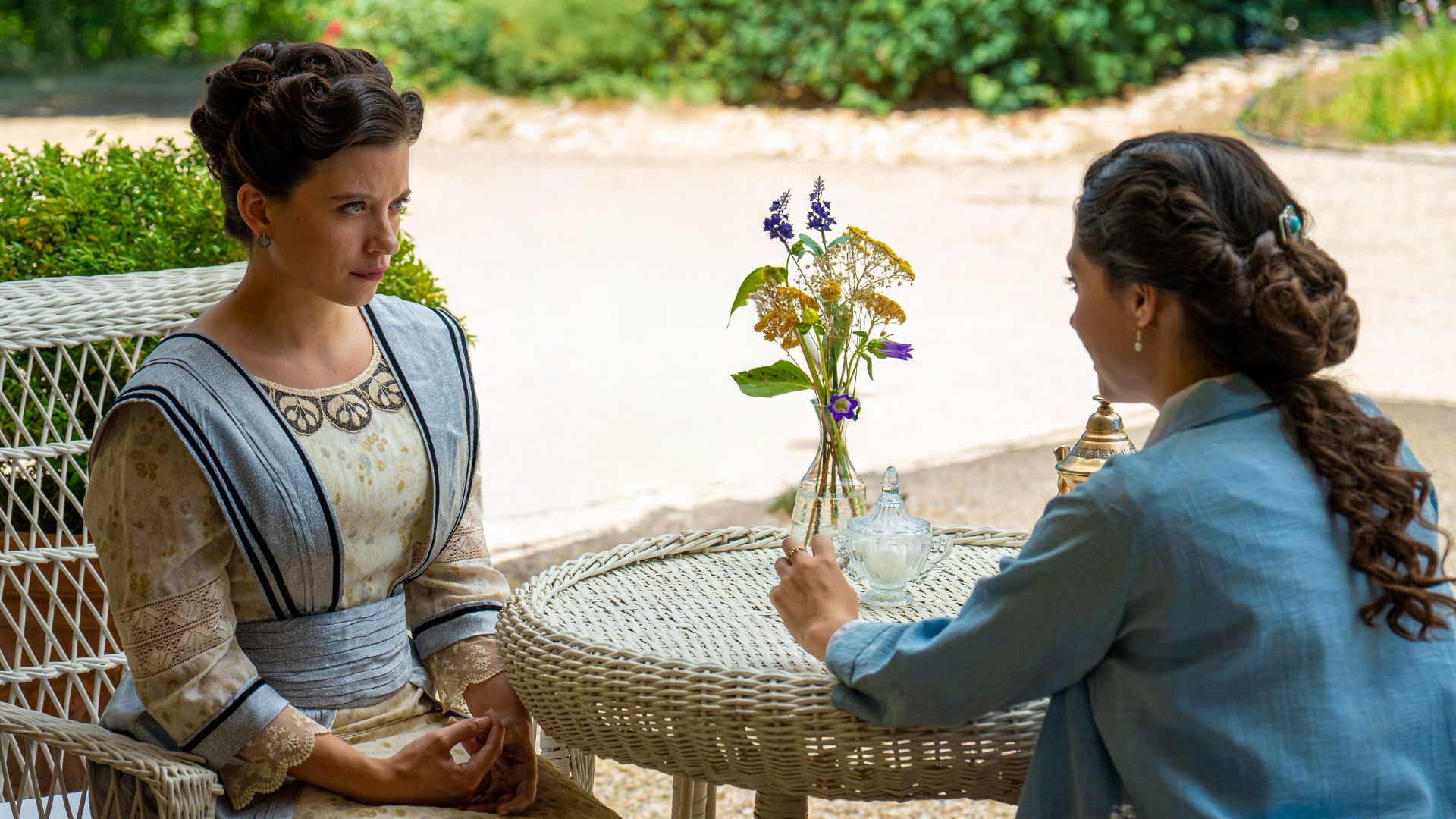 Amparo Pinero (Martina) e Marta Costa (Angela) in una scena de La Promessa