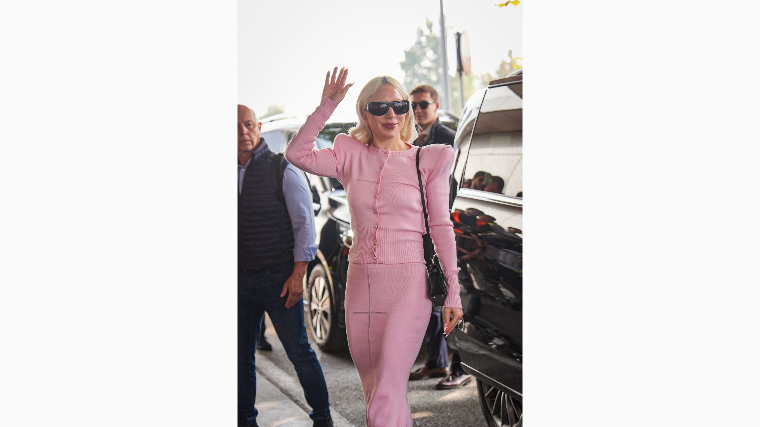 Lady Gaga arriva all'aeroporto di Milano dopo le riprese di "Il diavolo veste Prada 2" l'11 ottobre 2025 a Milano, Italia - Credits Getty Images