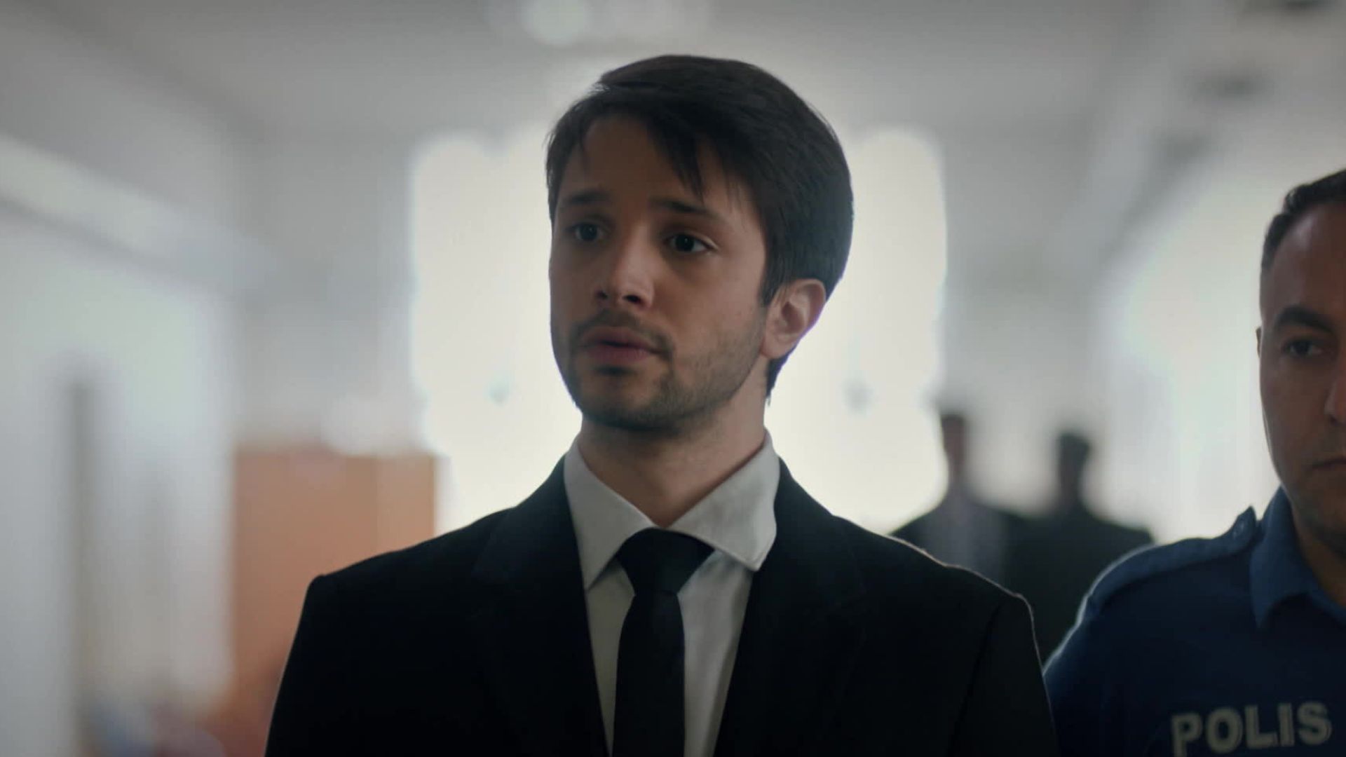 Cinar in una scena di Segreti di famiglia 3