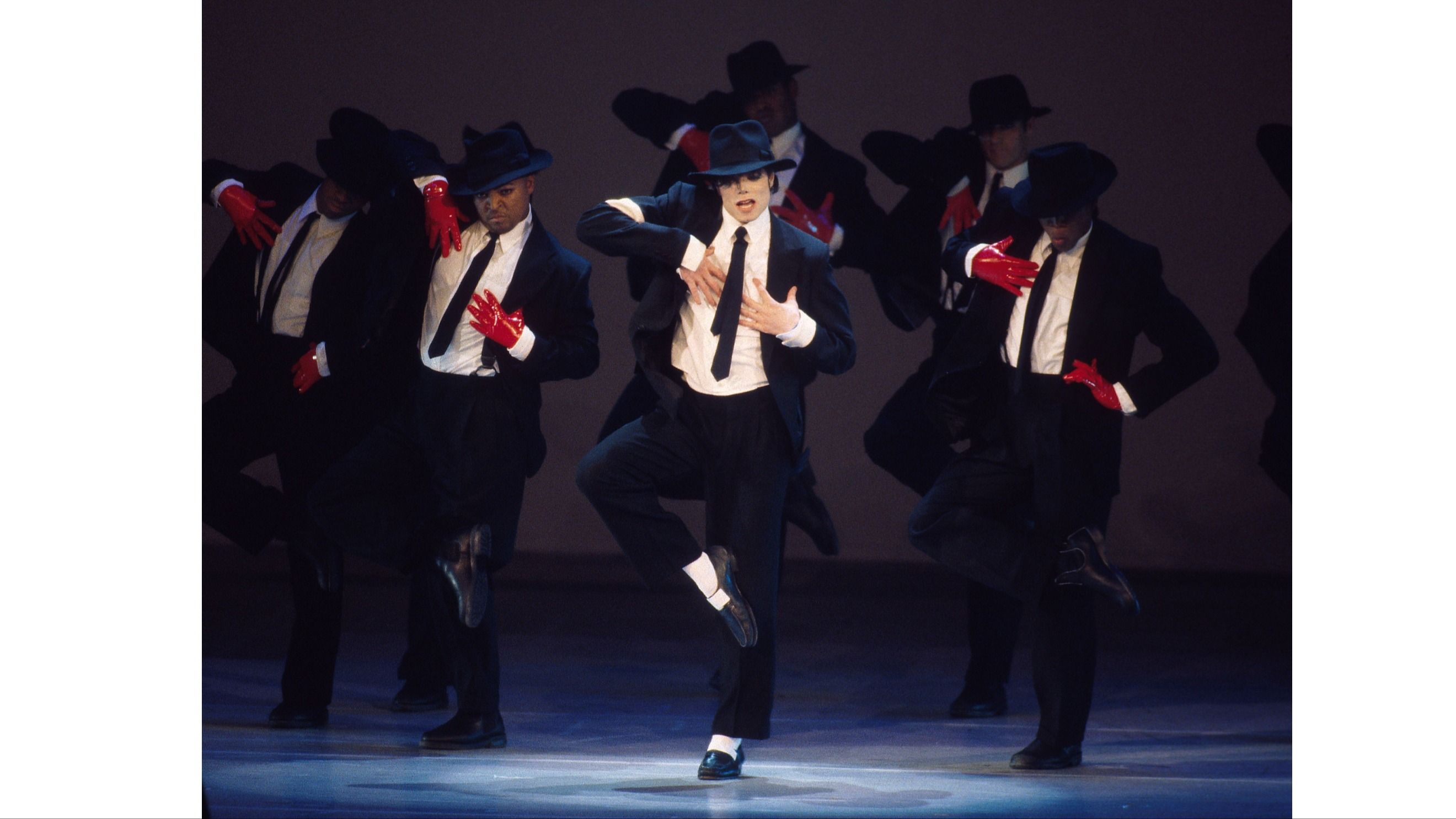 Micheal Jackson si esibisce ai Video Music Awards a Los Angeles, 1995
Credit Getty Images