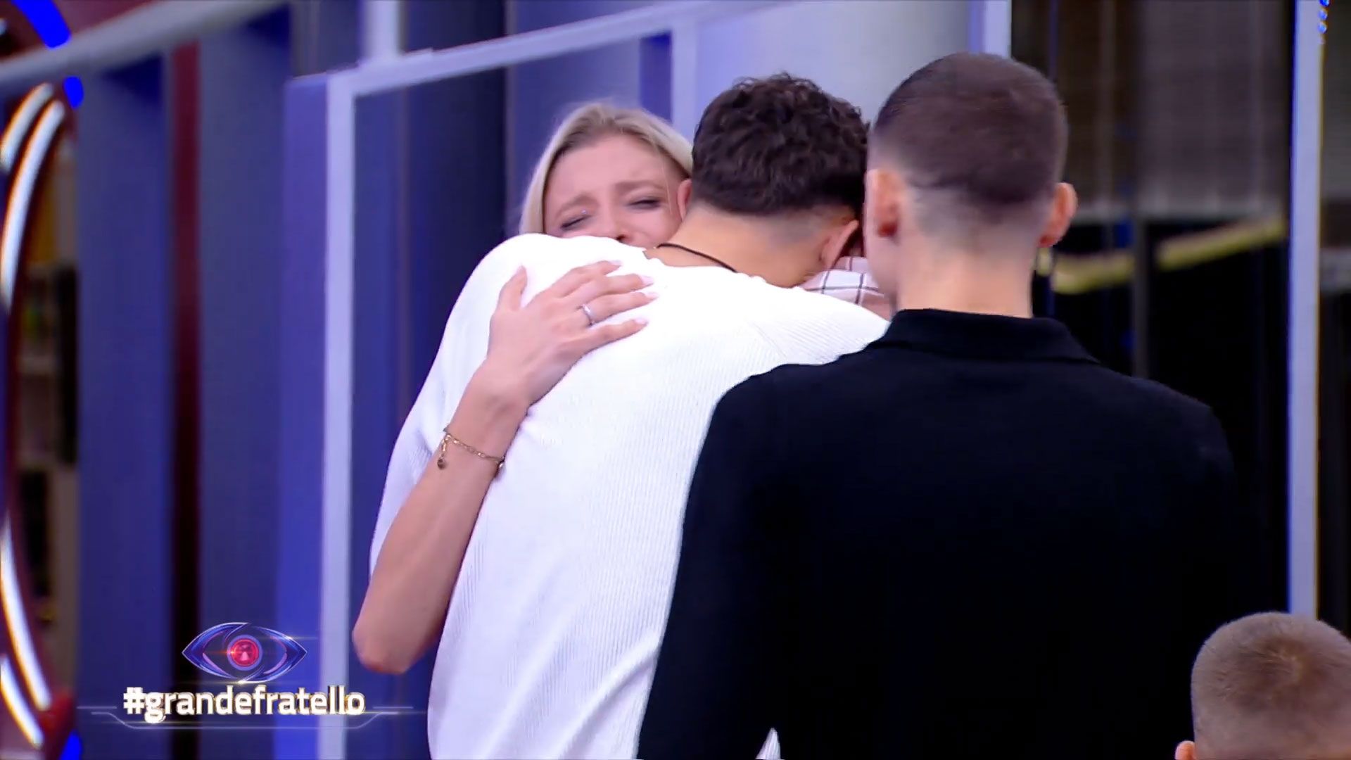 Giulia Soponariu riabbraccia i suoi fratelli