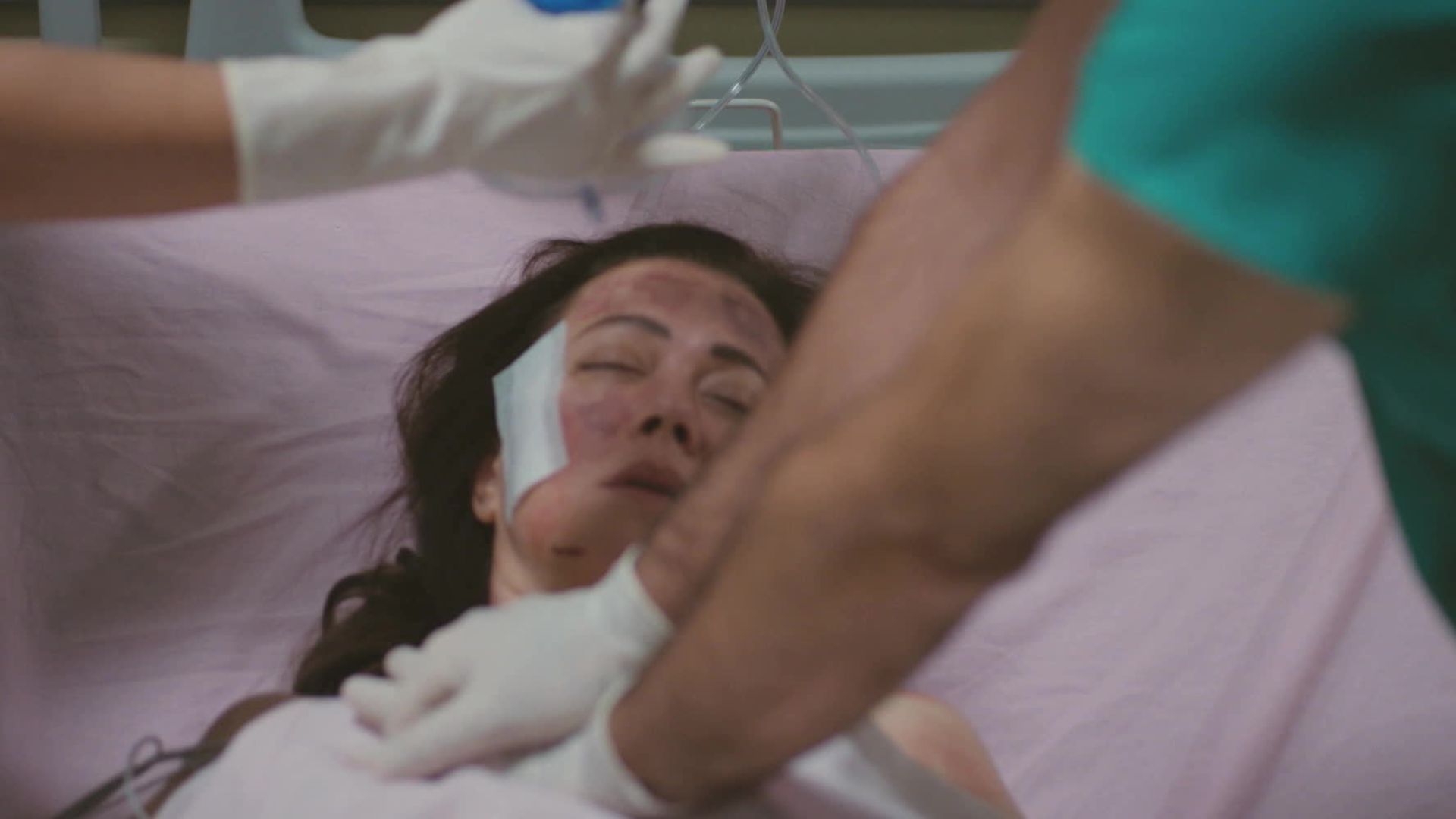 Hatice in una scena di La forza di una donna 3