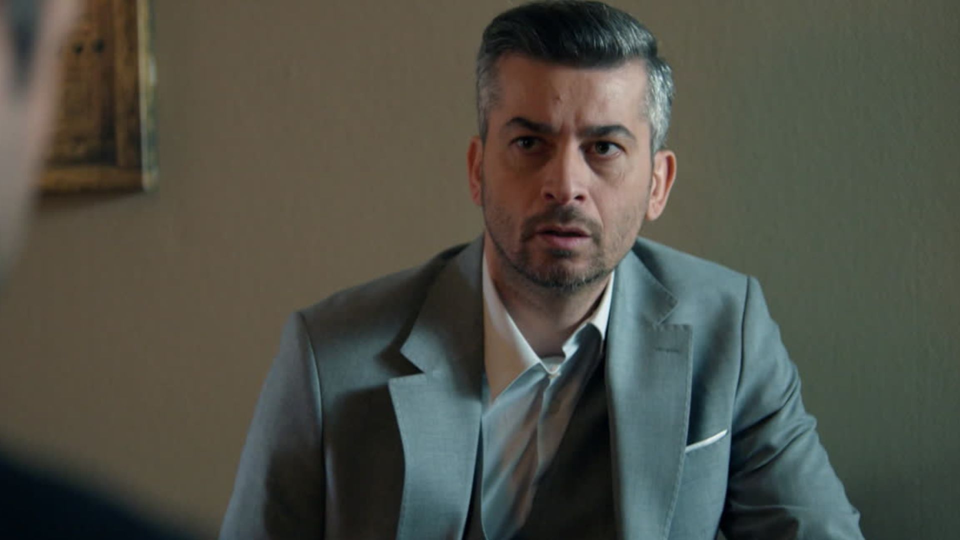 Osman in una scena di Segreti di famiglia 3