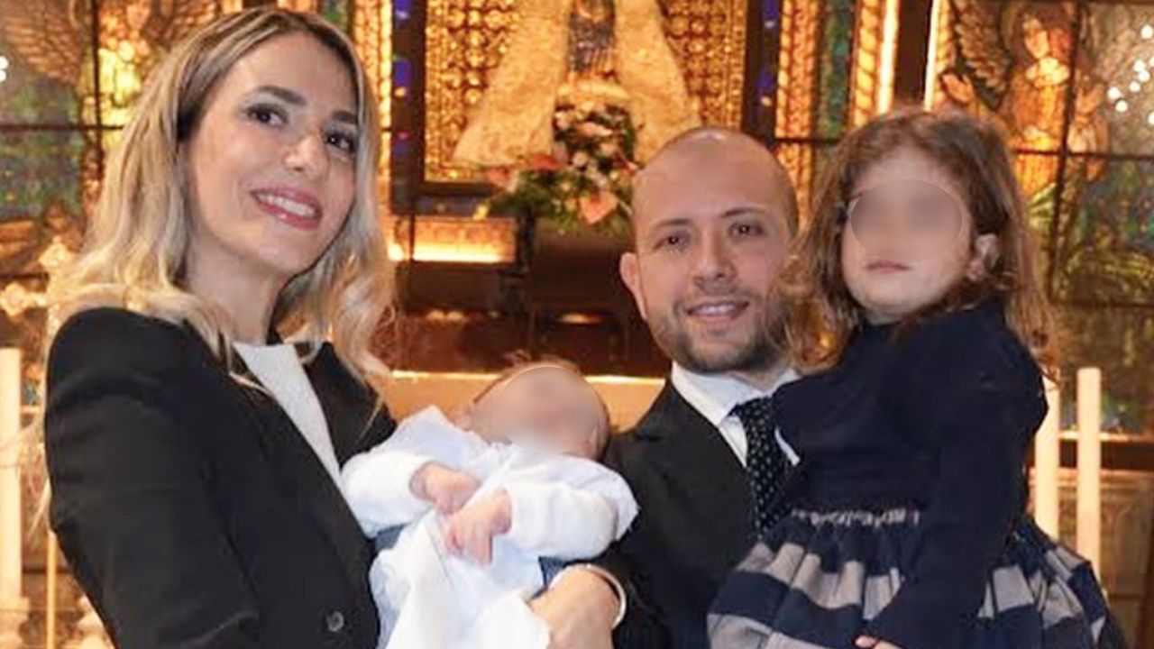 Melory Blasi con il marito Tiziano Panicci e i figli Jolie e John (Foto Instagram @meloryblasi)