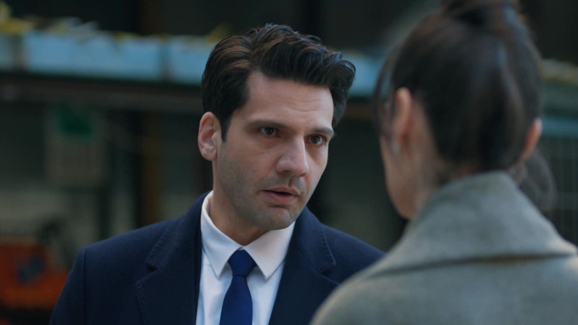 Kaan Urgancioglu (Ilgaz) in una scena di Segreti di famiglia 3