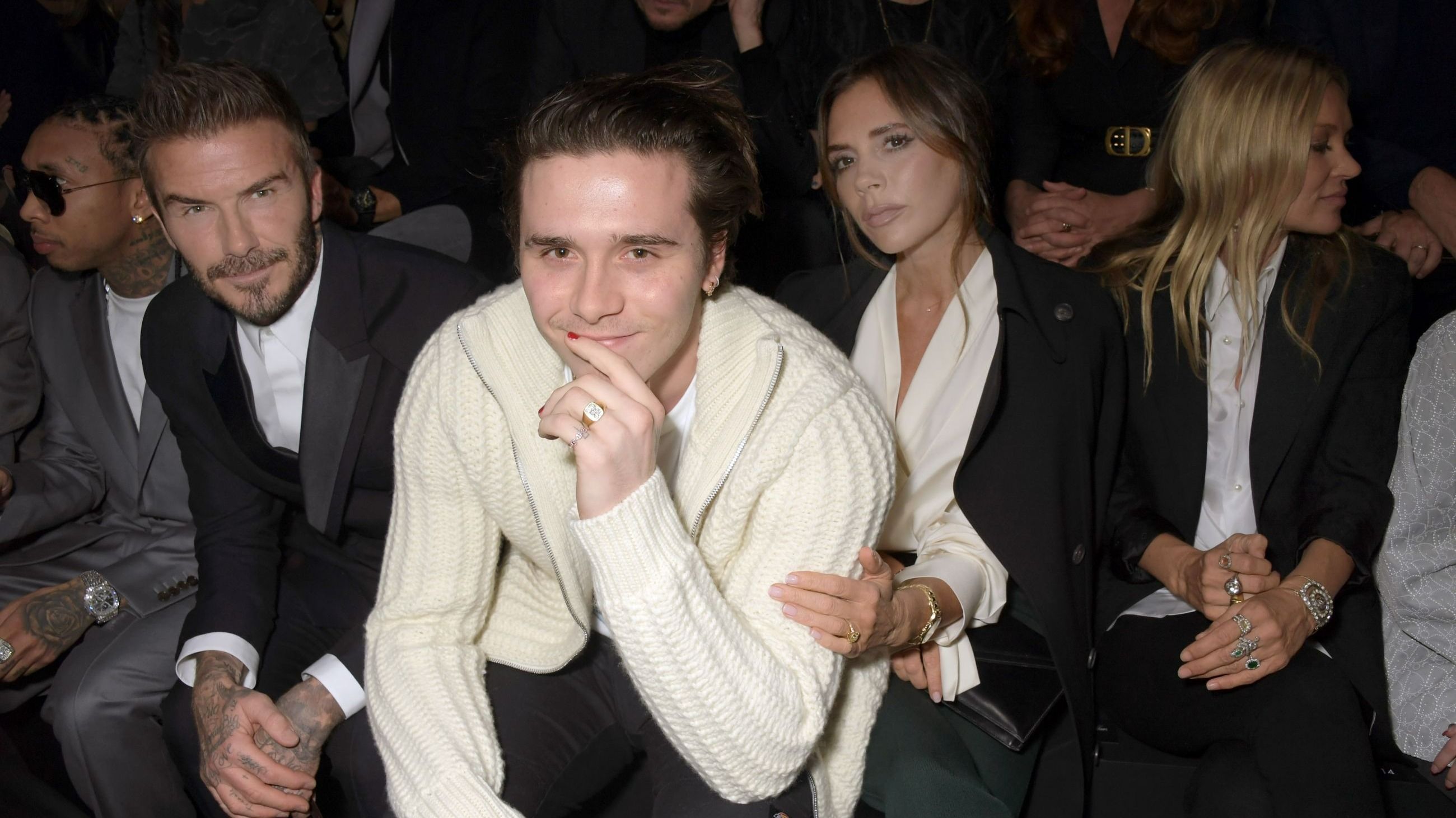 David Beckham, Brooklyn Beckham, Victoria Beckham e Kate Moss partecipano alla sfilata Dior Homme Menswear Autunno/Inverno 2020-2021 - Credits Getty Images 